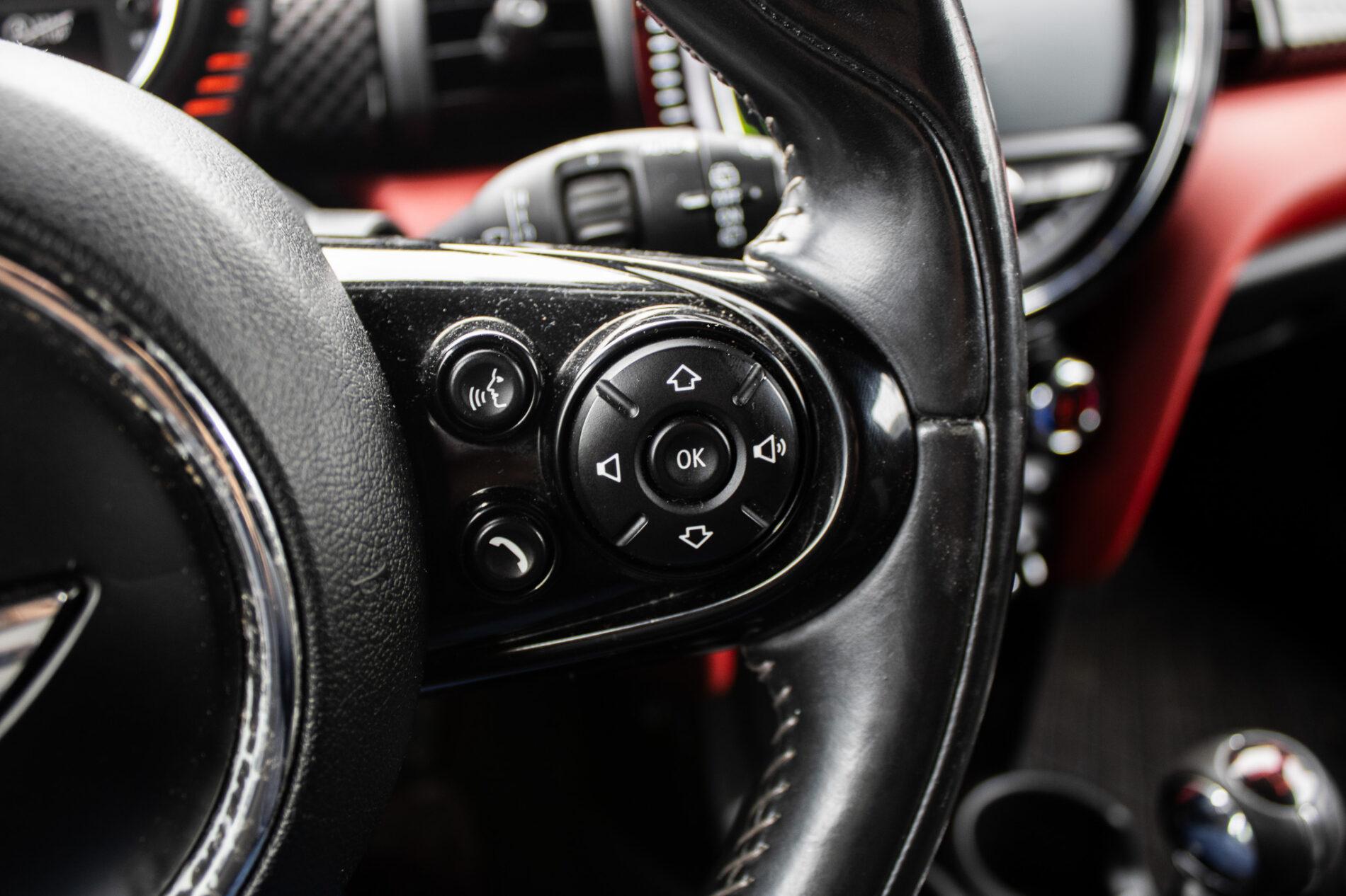 2016 MINI John Cooper Works, sivá hatchback, 143 900 km