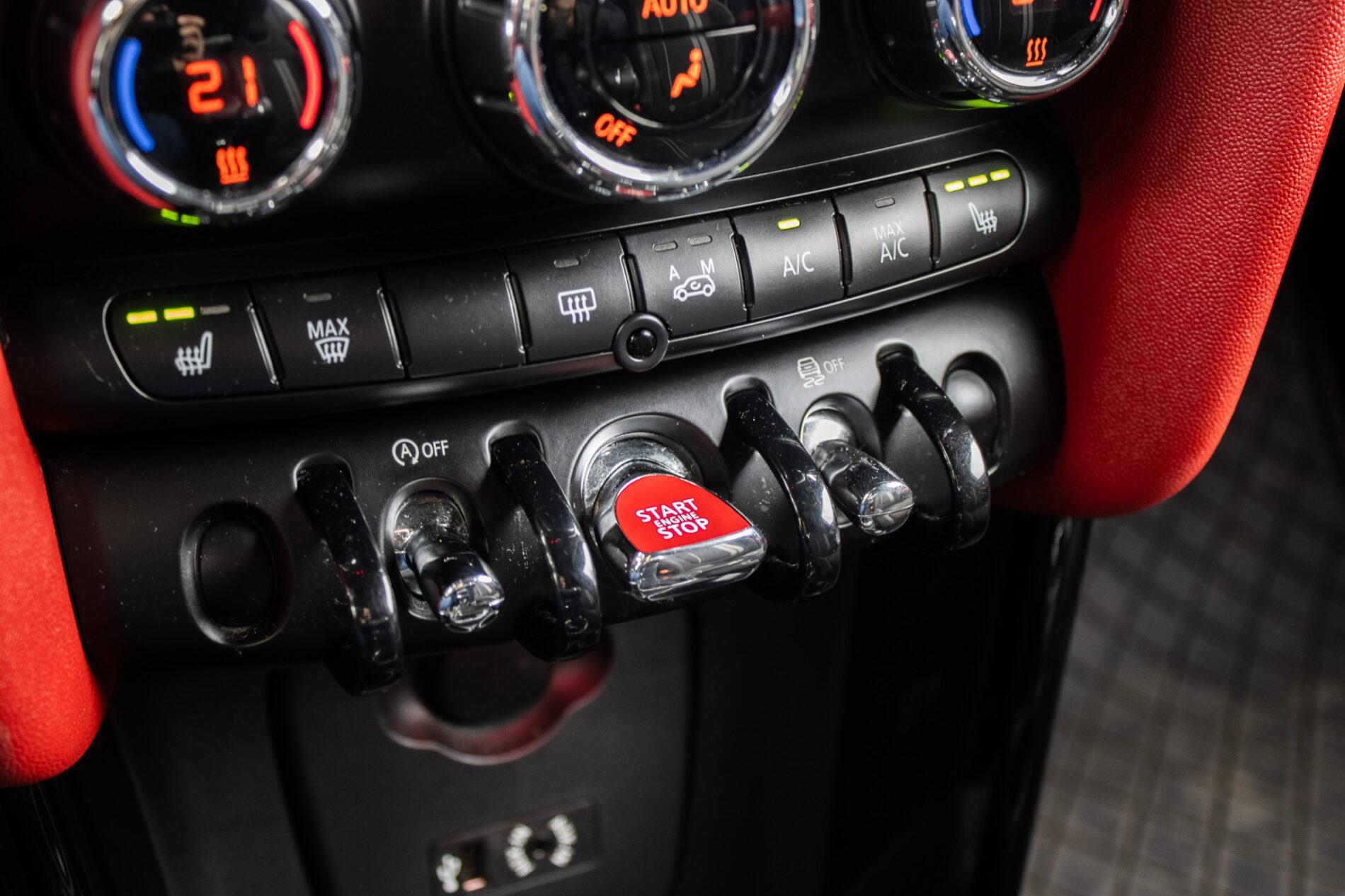 2016 MINI John Cooper Works, sivá hatchback, 143 900 km