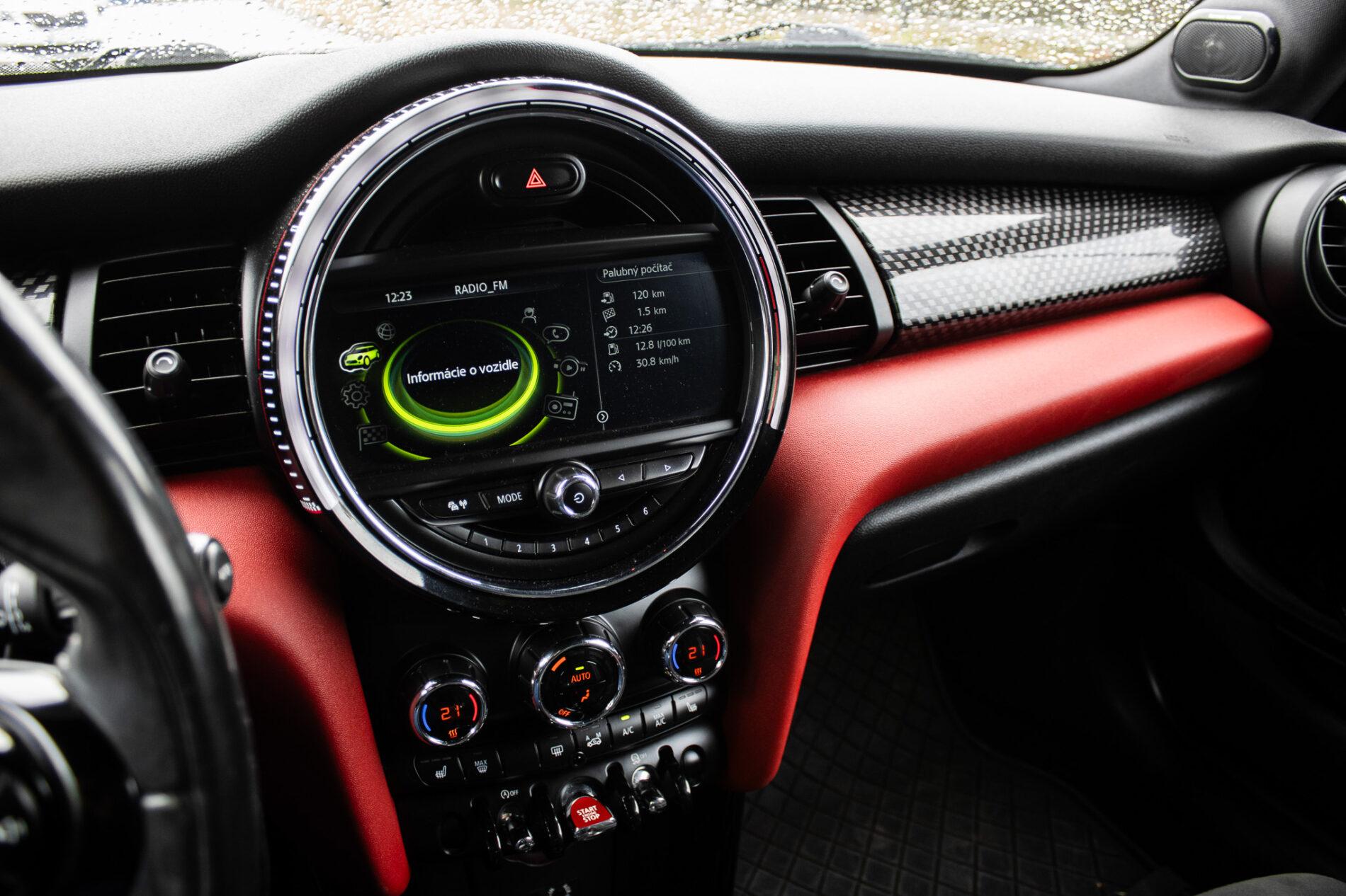 2016 MINI John Cooper Works, sivá hatchback, 143 900 km