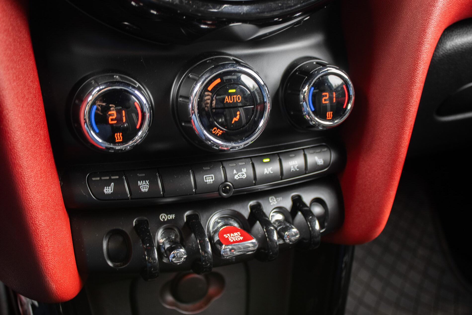 2016 MINI John Cooper Works, sivá hatchback, 143 900 km