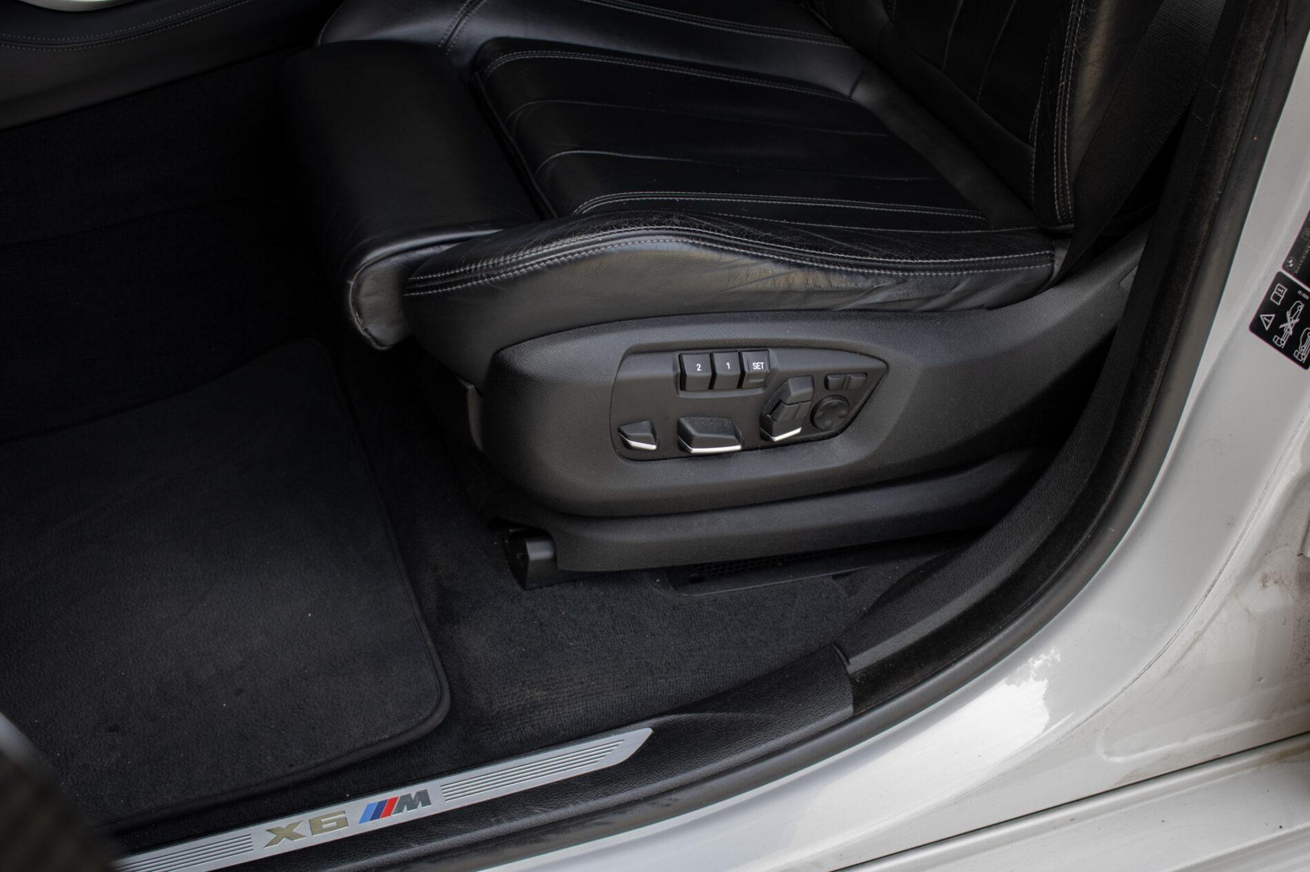 2016 BMW X6 M, biela suv, 227 553 km