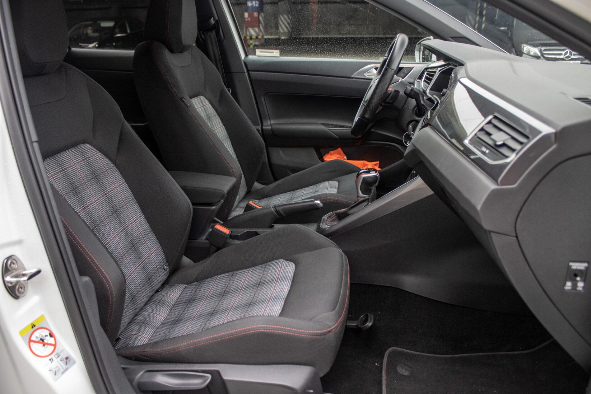 2022 Volkswagen Polo GTI, biela hatchback, 53 706 km