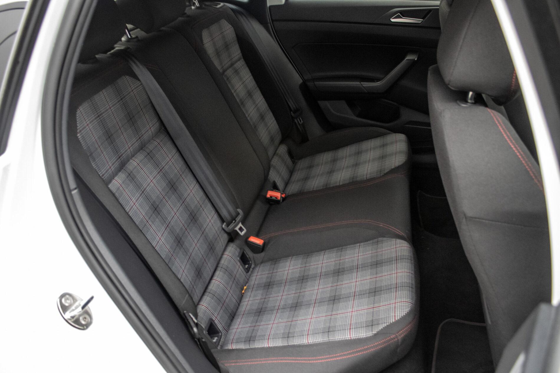 2022 Volkswagen Polo GTI, biela hatchback, 53 706 km