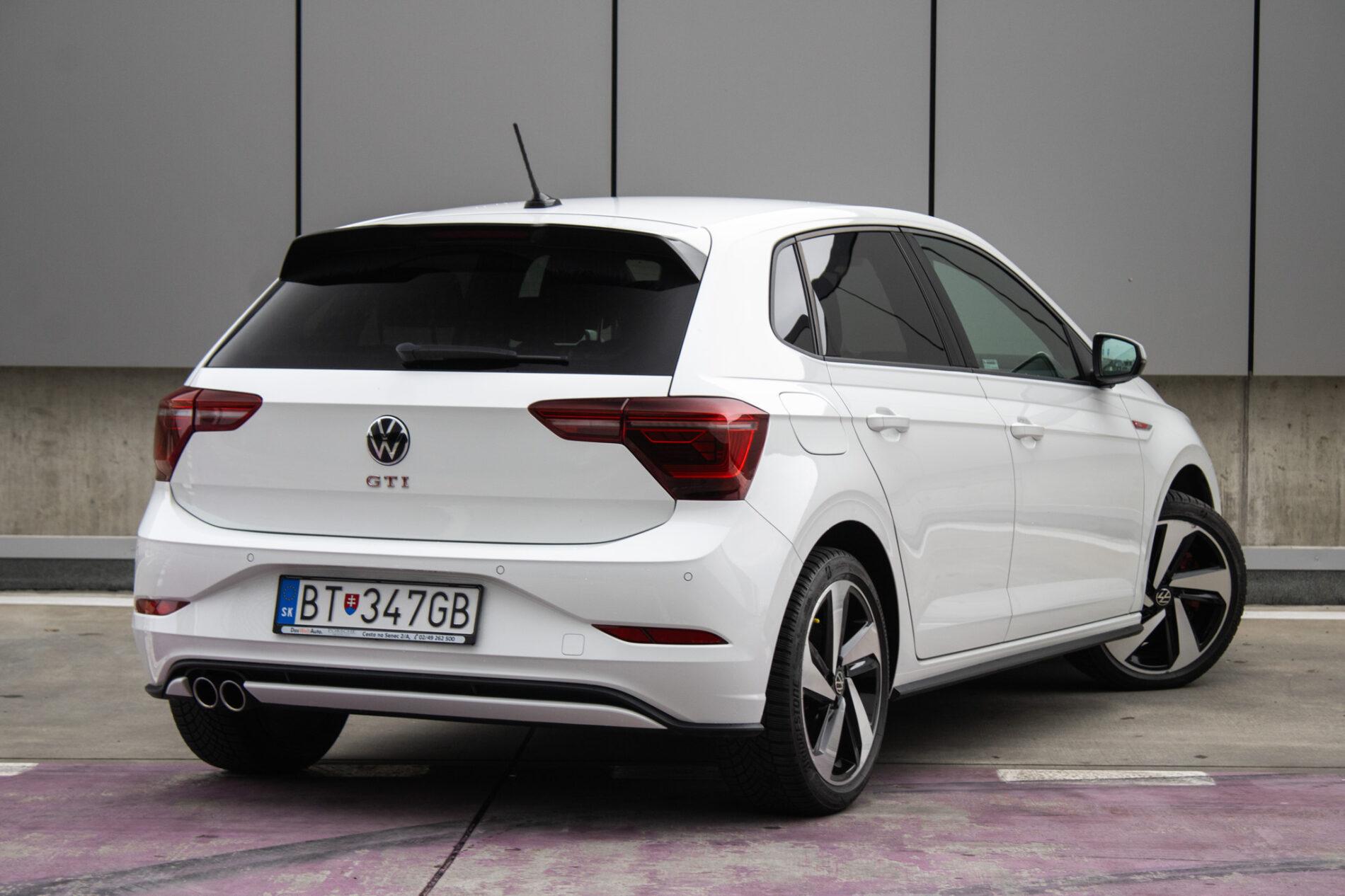 2022 Volkswagen Polo GTI, biela hatchback, 53 706 km
