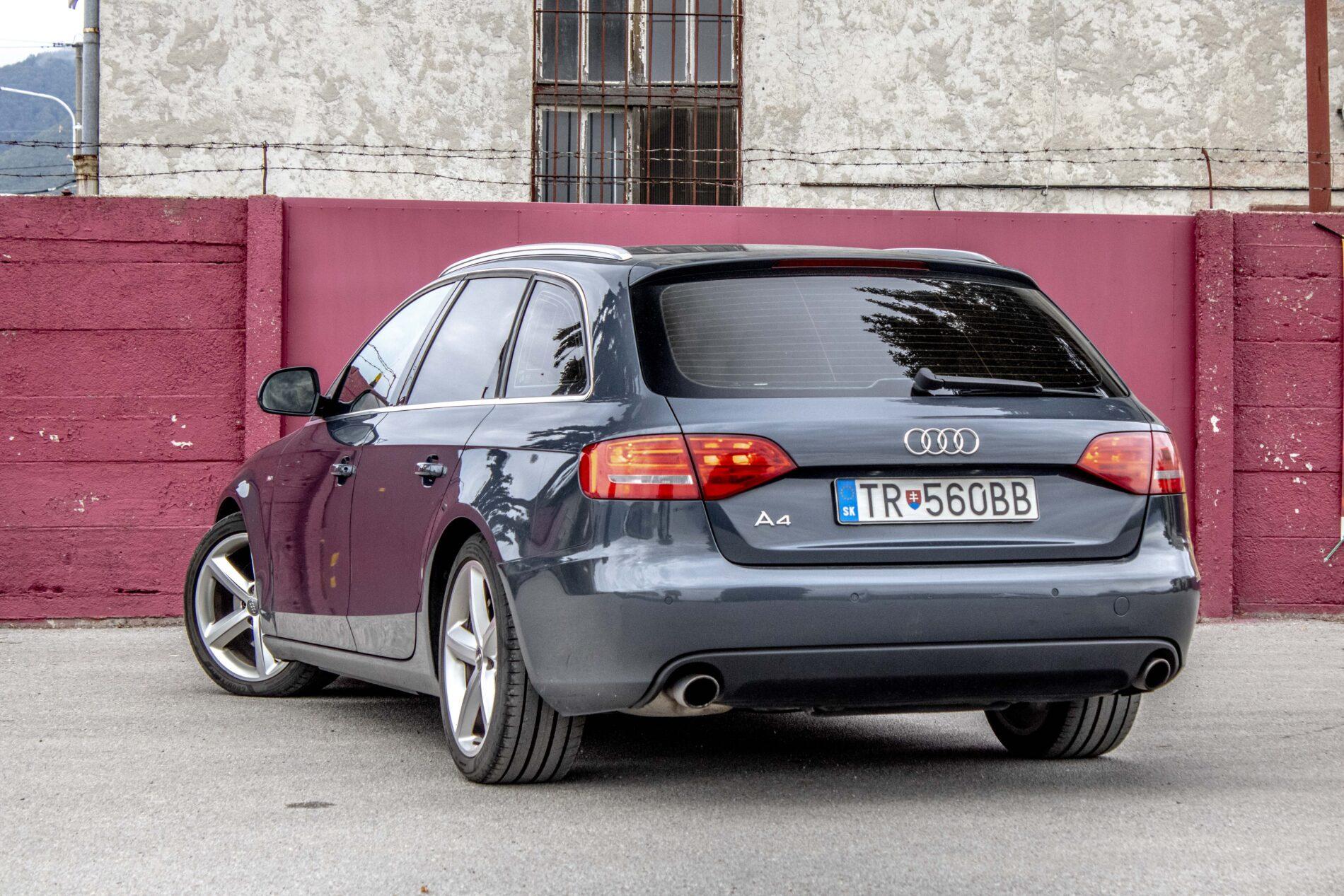 2009 AUDI A4, sivá kombi, 385 605 km