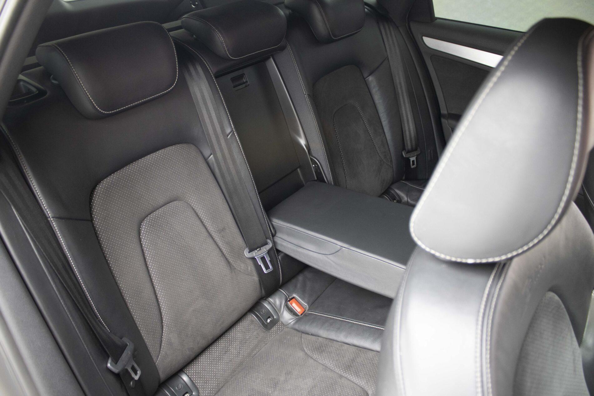 2009 AUDI A4, sivá kombi, 385 605 km