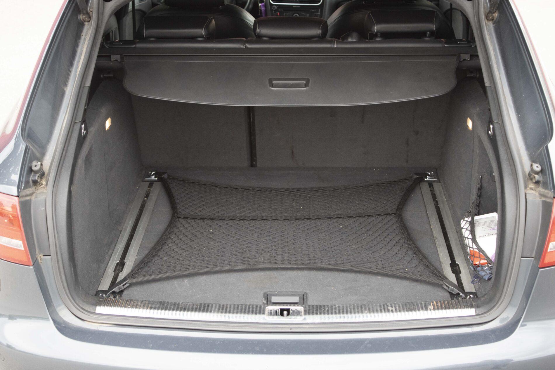 2009 AUDI A4, sivá kombi, 385 605 km