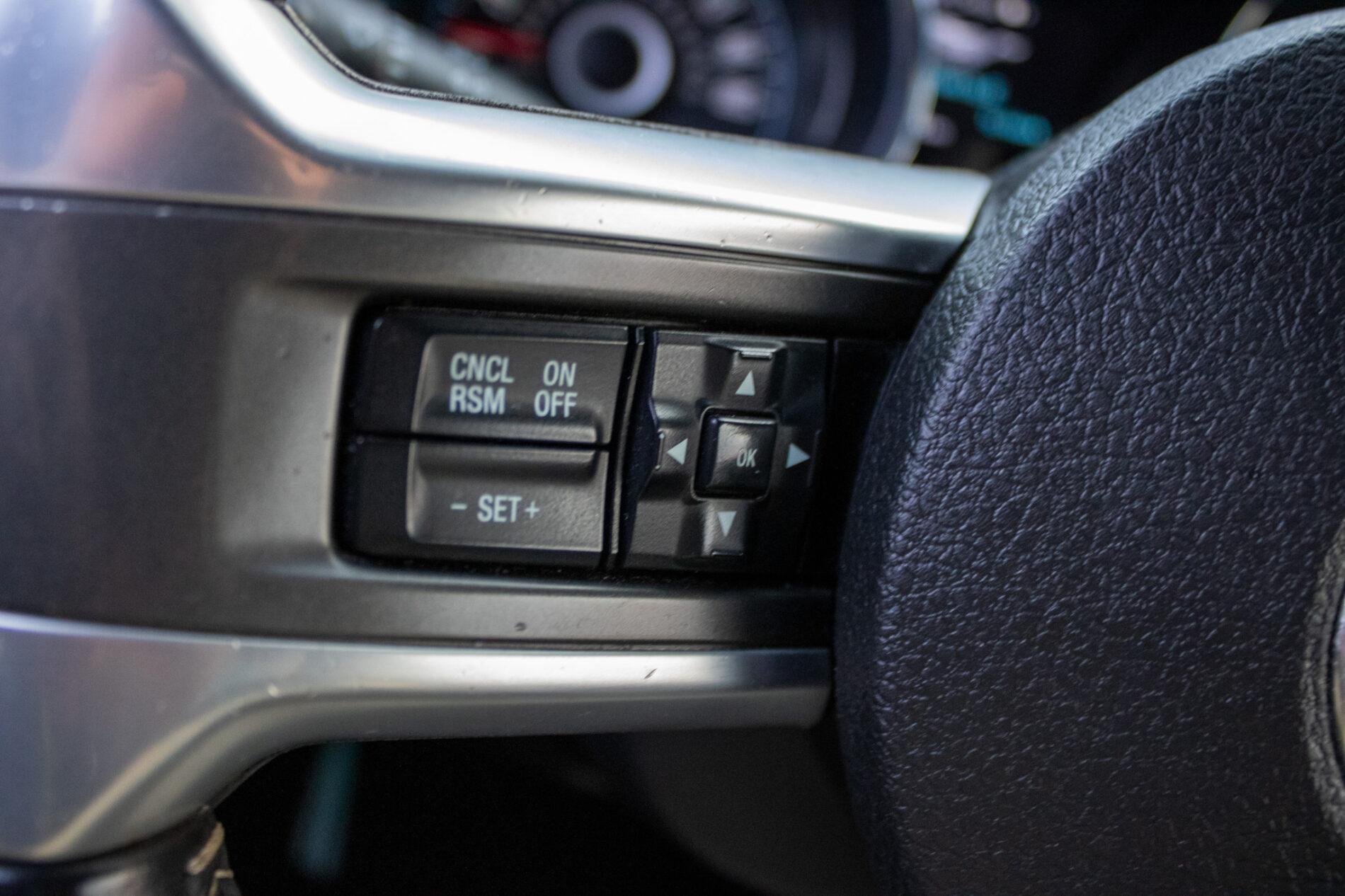 2014 Ford Mustang, biela kupé, 145 899 km