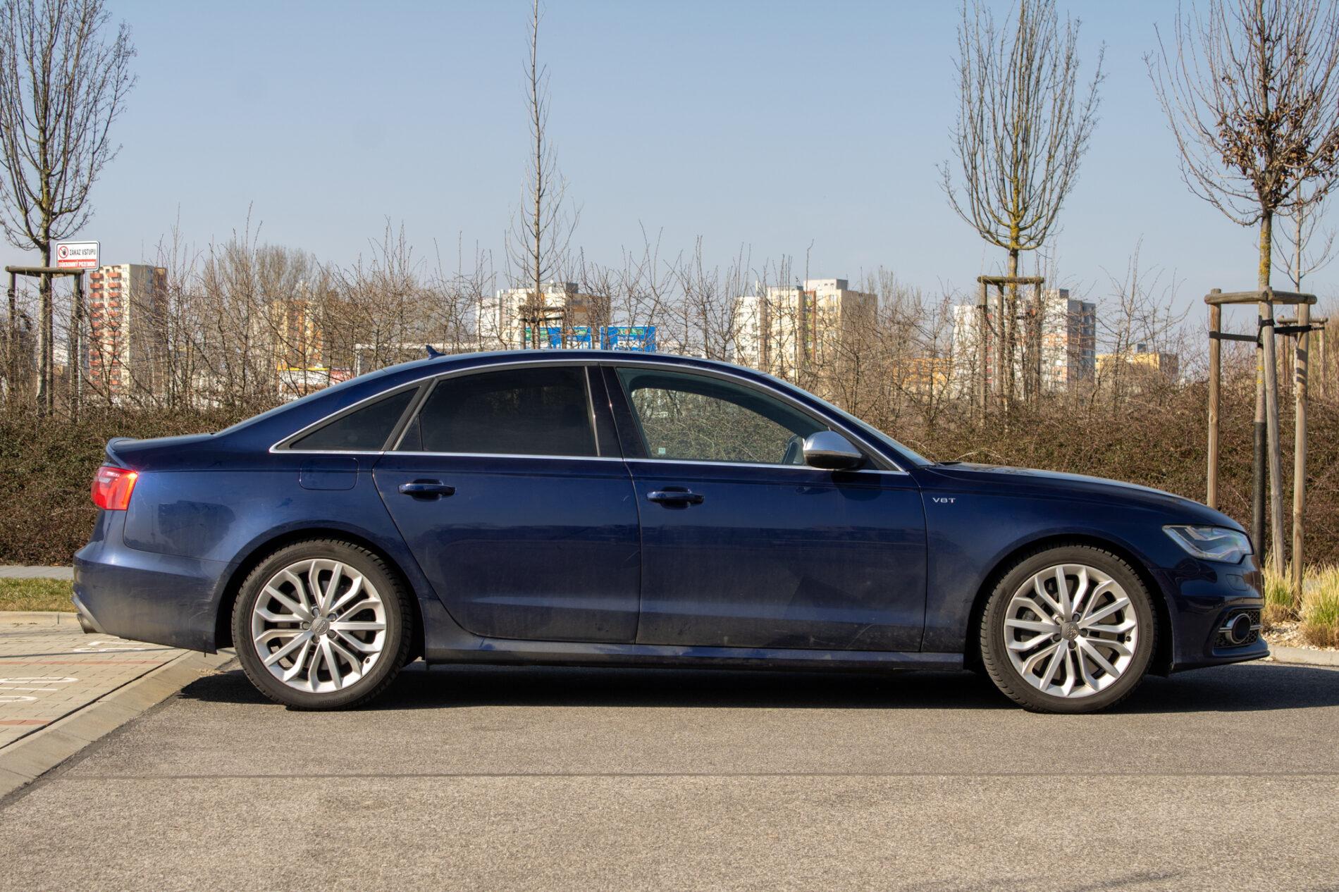 2013 AUDI S6, modrá sedan, 163 590 km