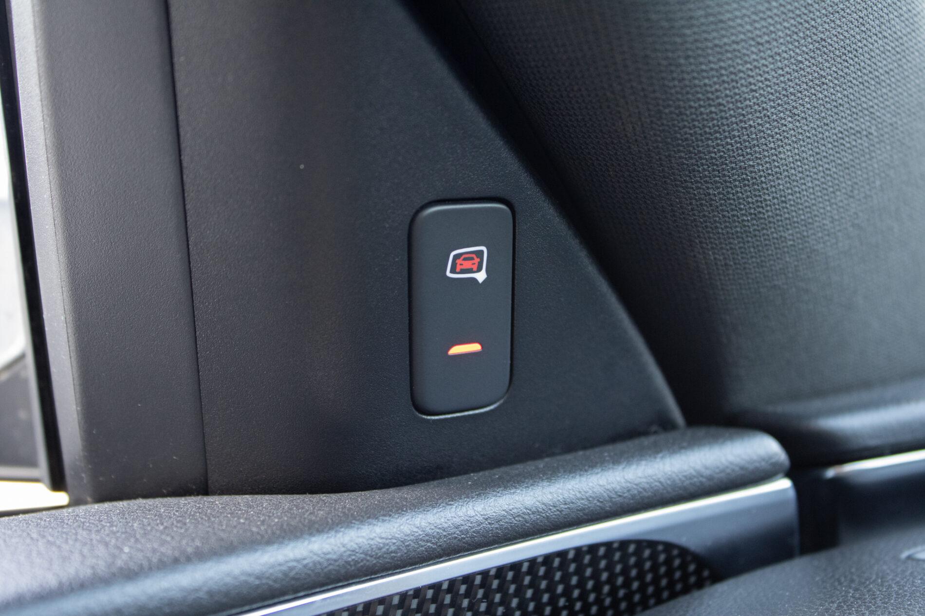 2013 AUDI S6, modrá sedan, 163 590 km