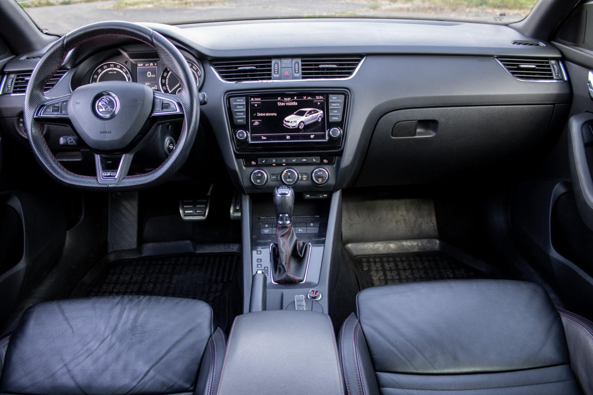 2016 Skoda Octavia RS, modrá sedan, 250 049 km