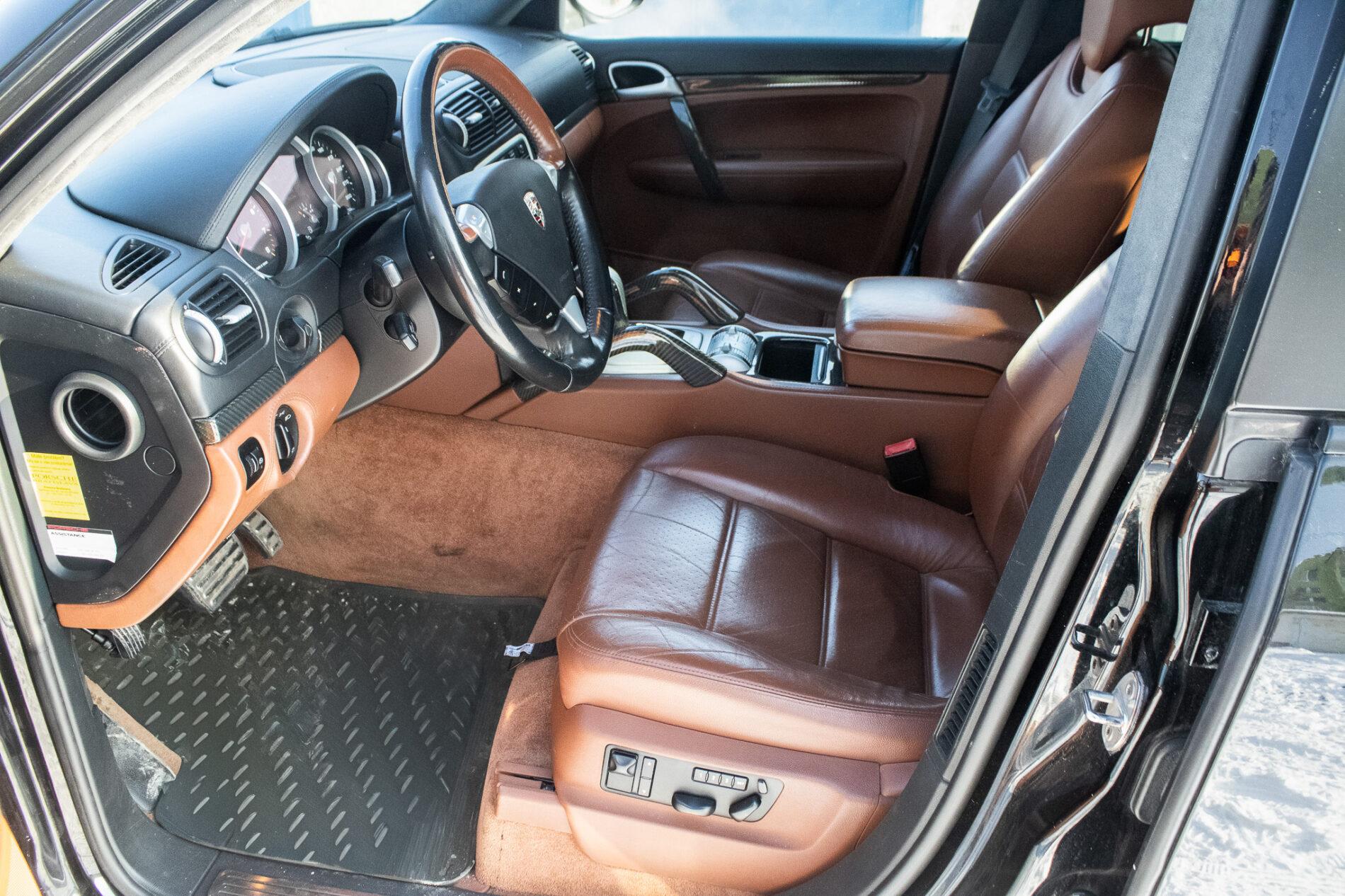 2009 Porsche Cayenne Turbo, čierna suv, 153 062 km