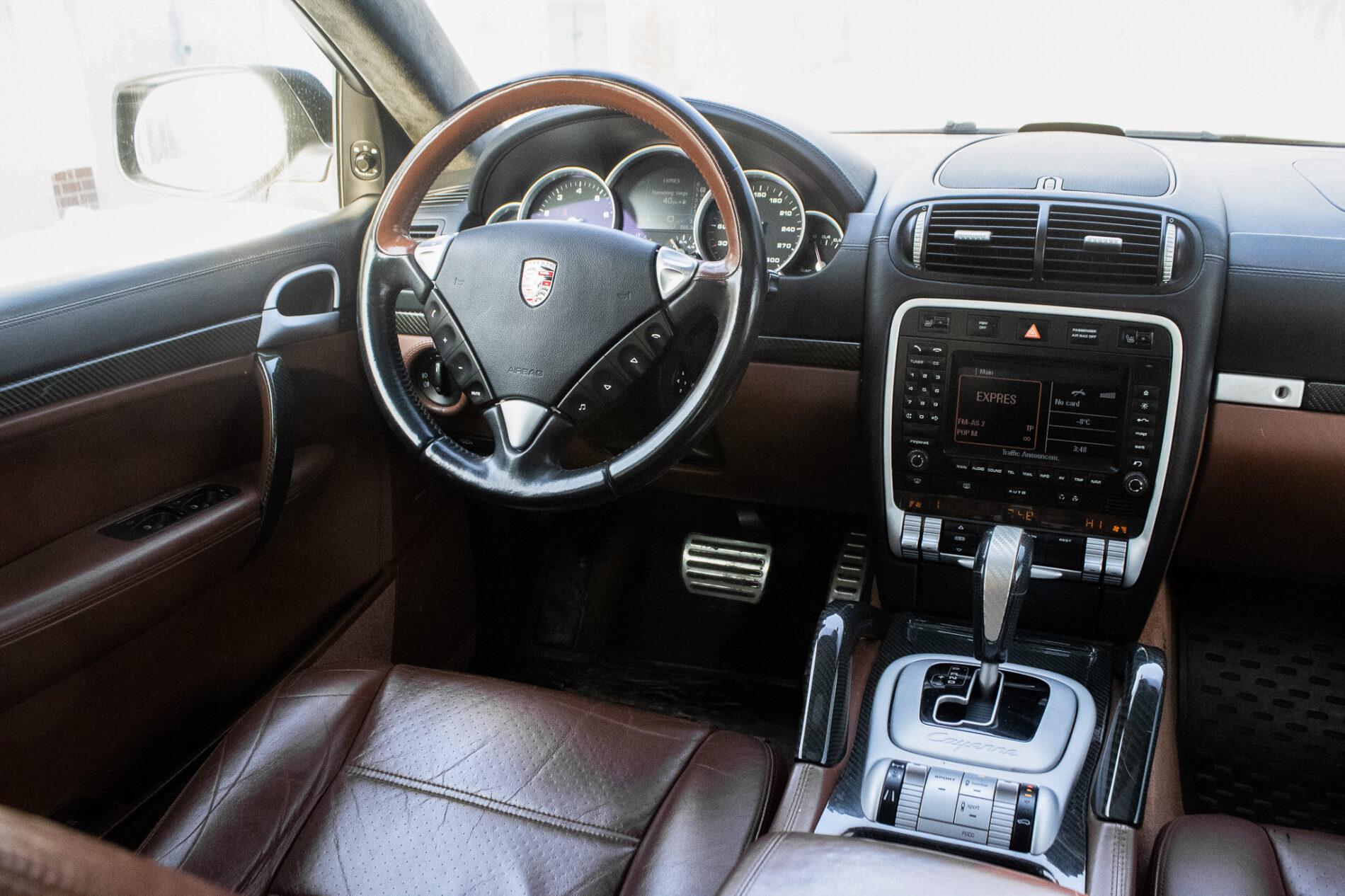 2009 Porsche Cayenne Turbo, čierna suv, 153 062 km