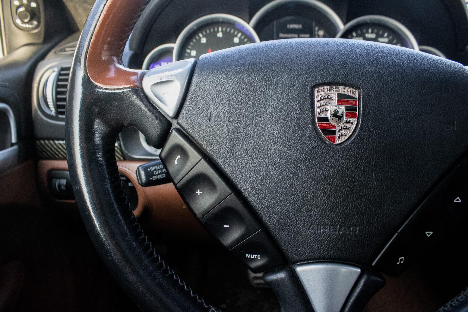 2009 Porsche Cayenne Turbo, čierna suv, 153 062 km