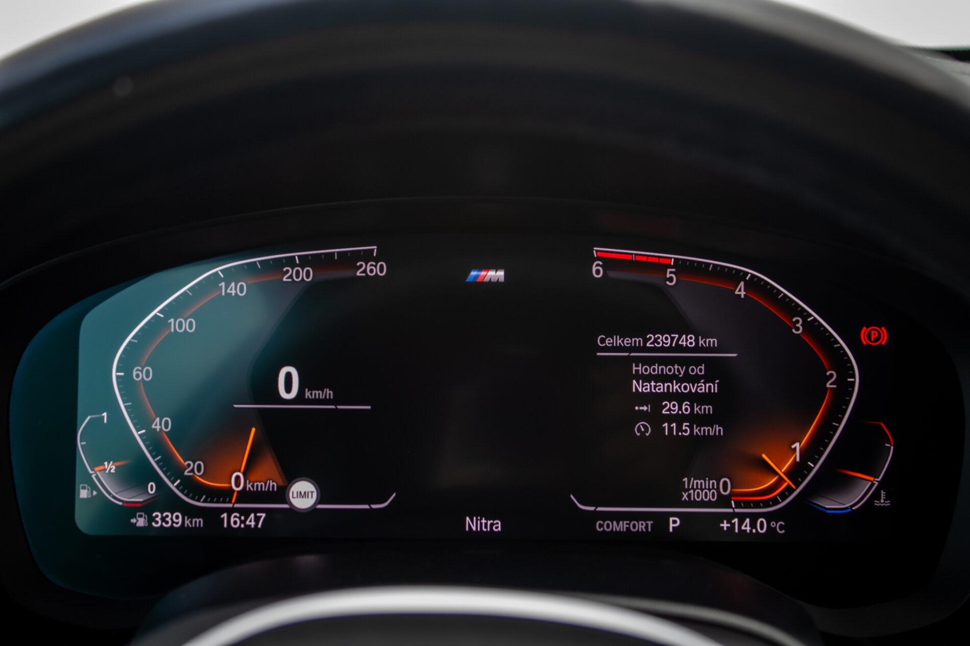 2019 BMW M550d, čierna sedan, 239 000 km