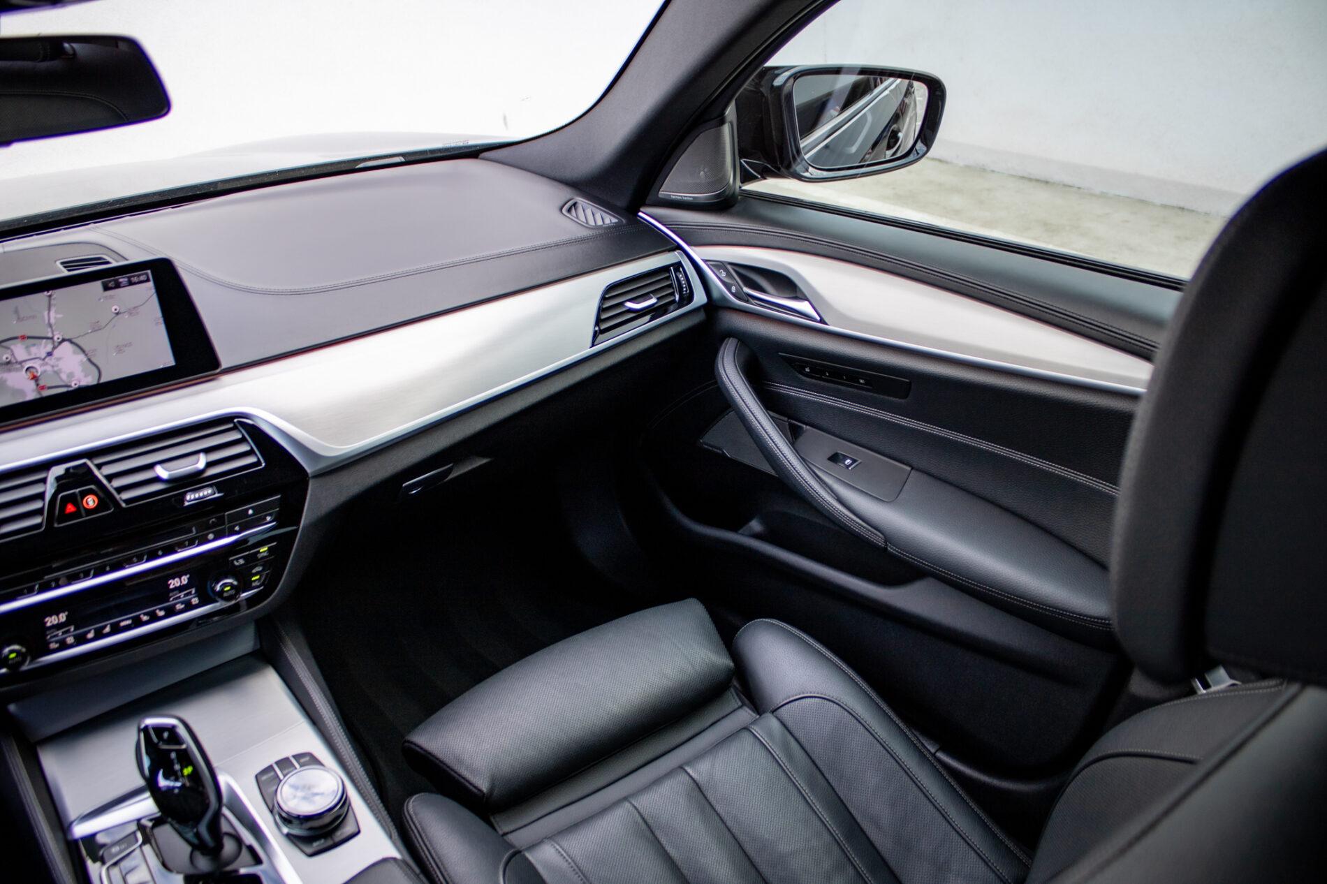2019 BMW M550d, čierna sedan, 239 000 km