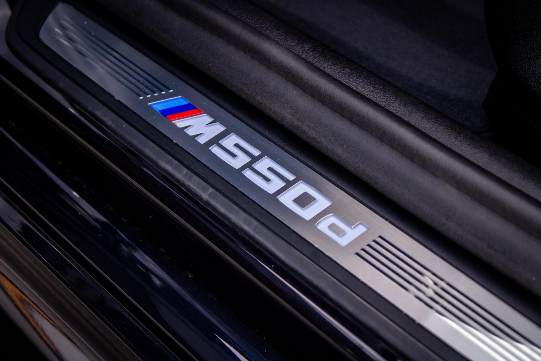 2019 BMW M550d, čierna sedan, 239 000 km