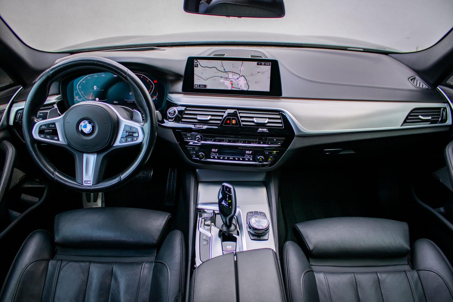 2019 BMW M550d, čierna sedan, 239 000 km