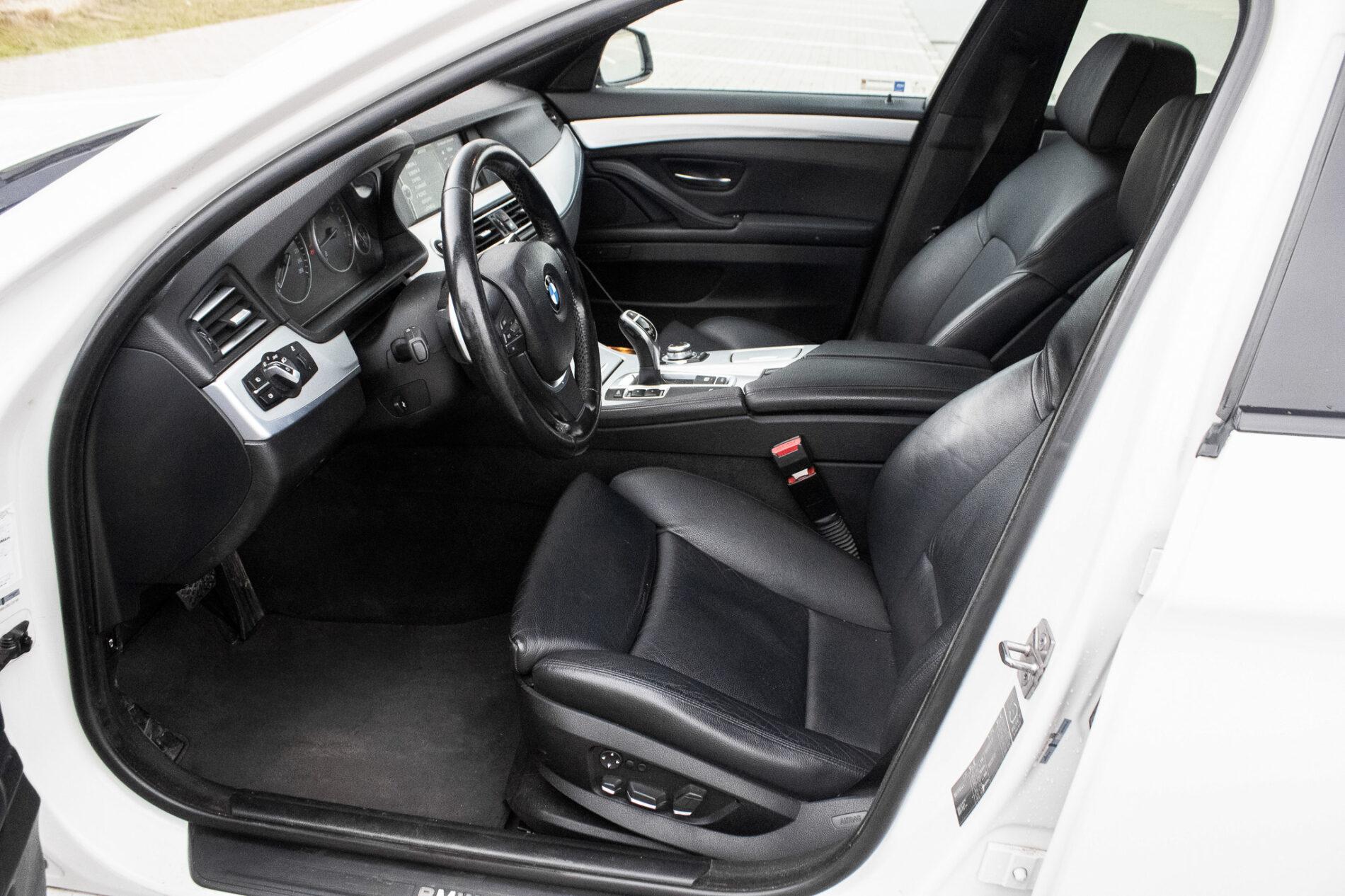 2010 BMW 535i, biela sedan, 255 870 km