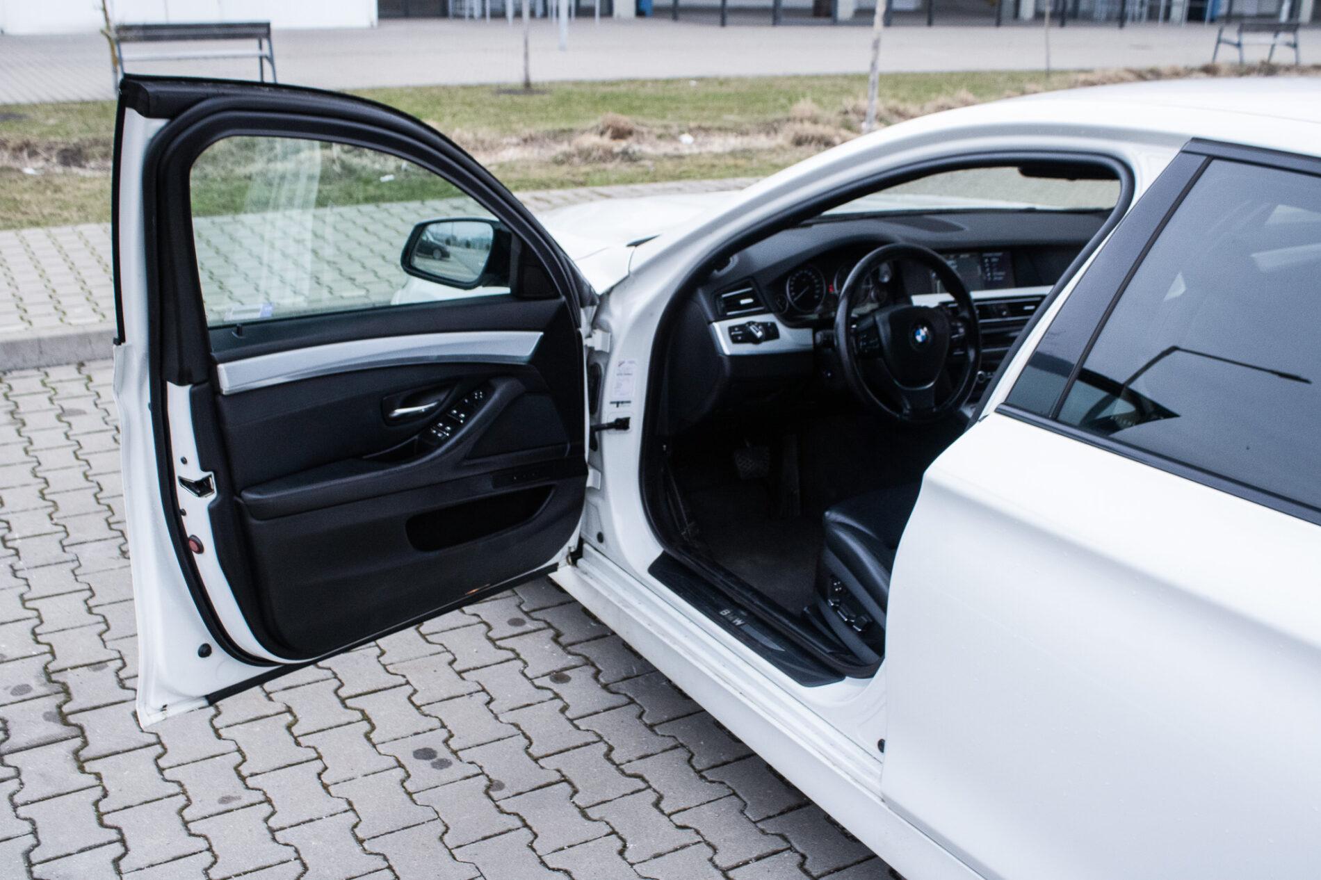 2010 BMW 535i, biela sedan, 255 870 km