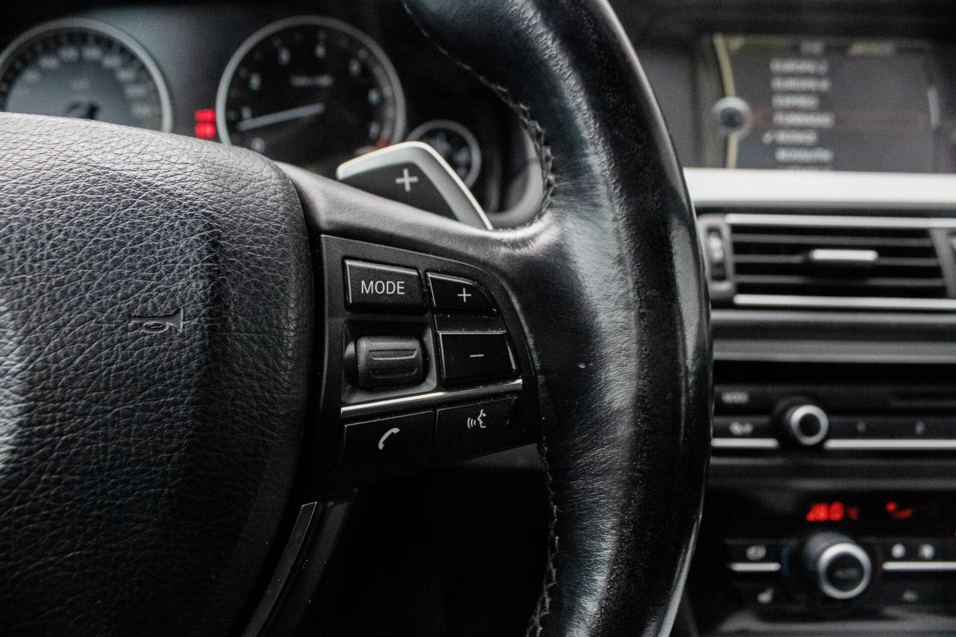 2010 BMW 535i, biela sedan, 255 870 km