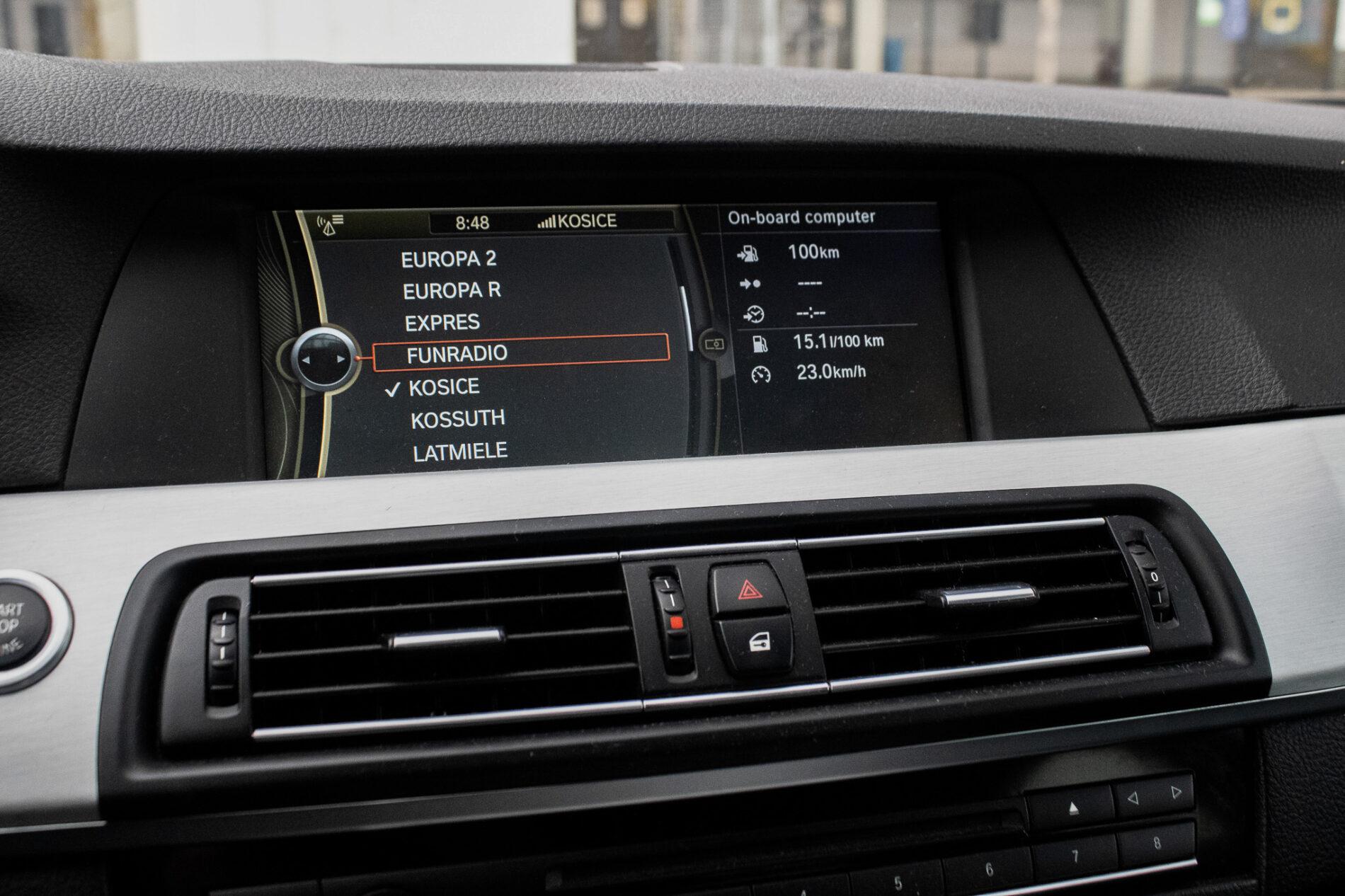 2010 BMW 535i, biela sedan, 255 870 km