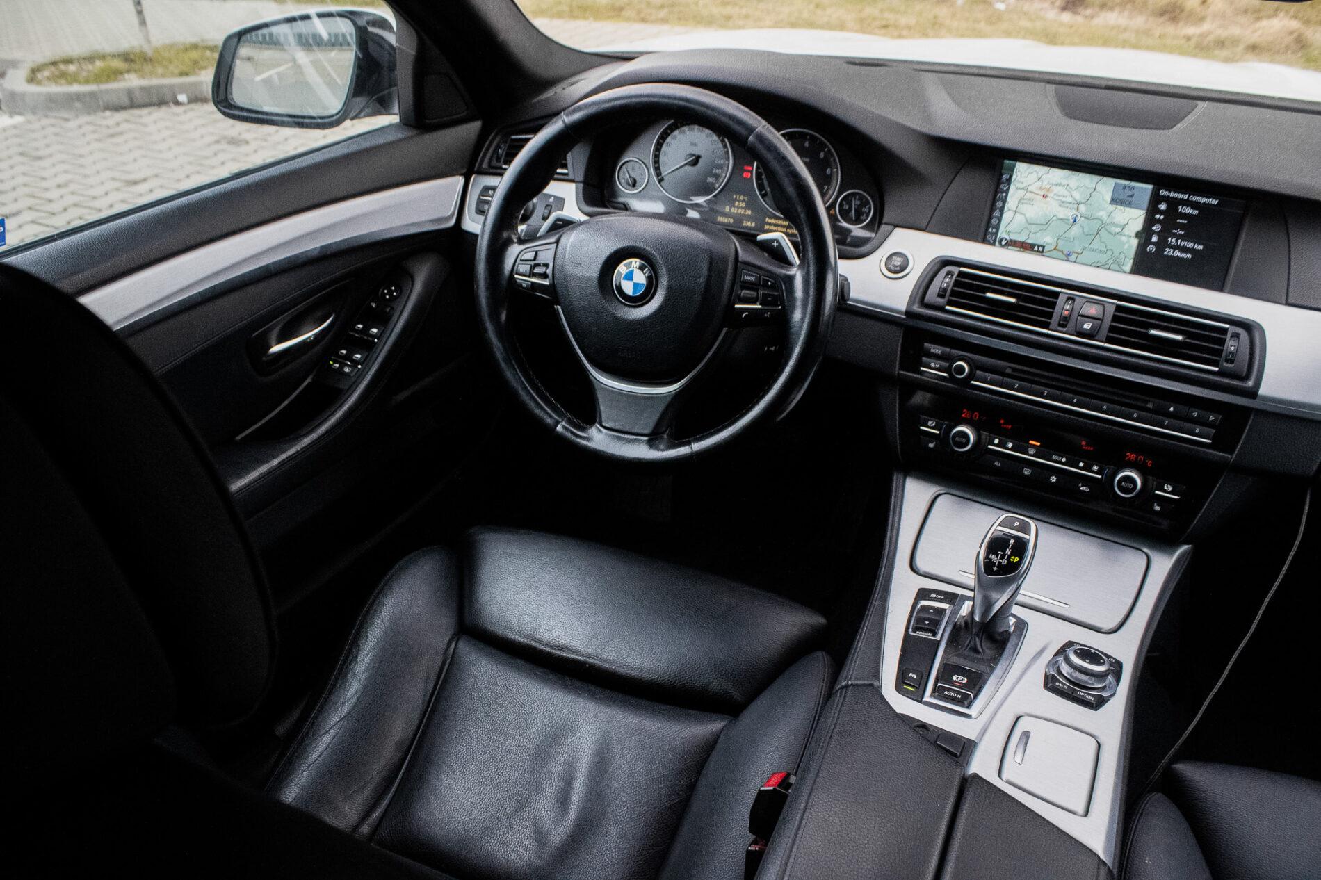 2010 BMW 535i, biela sedan, 255 870 km
