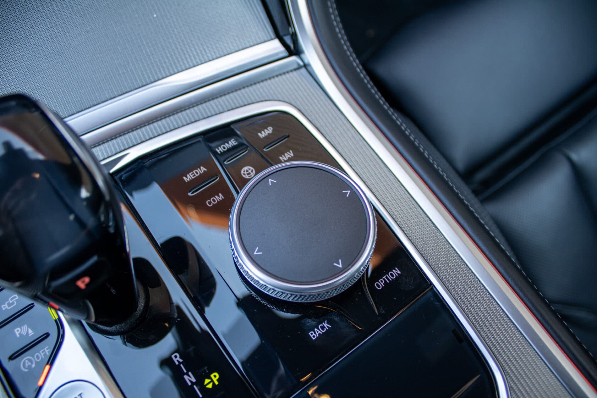 2020 BMW 840d, čierna kupé, 75 000 km