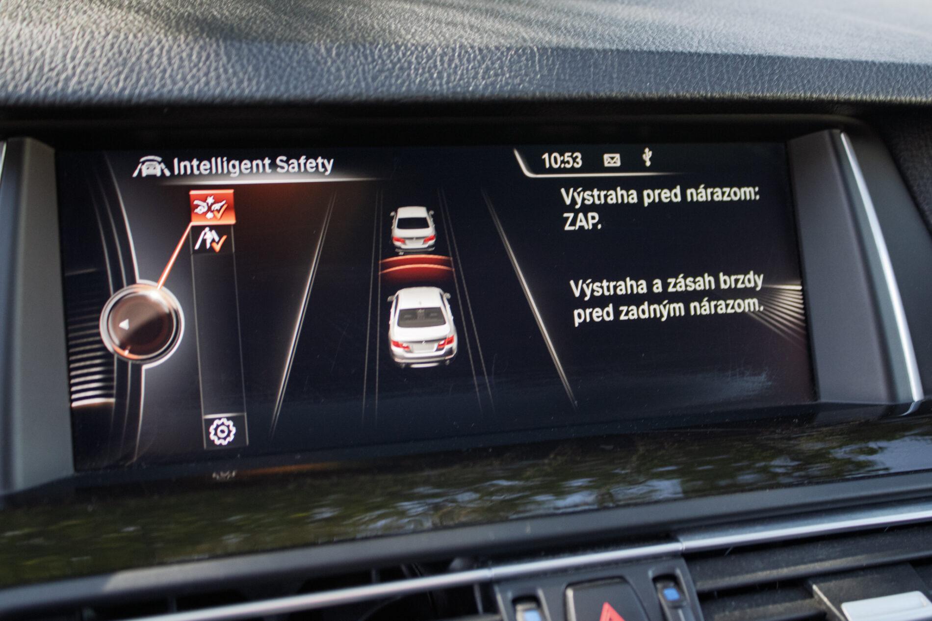2016 BMW 535i, modrá sedan, 158 386 km