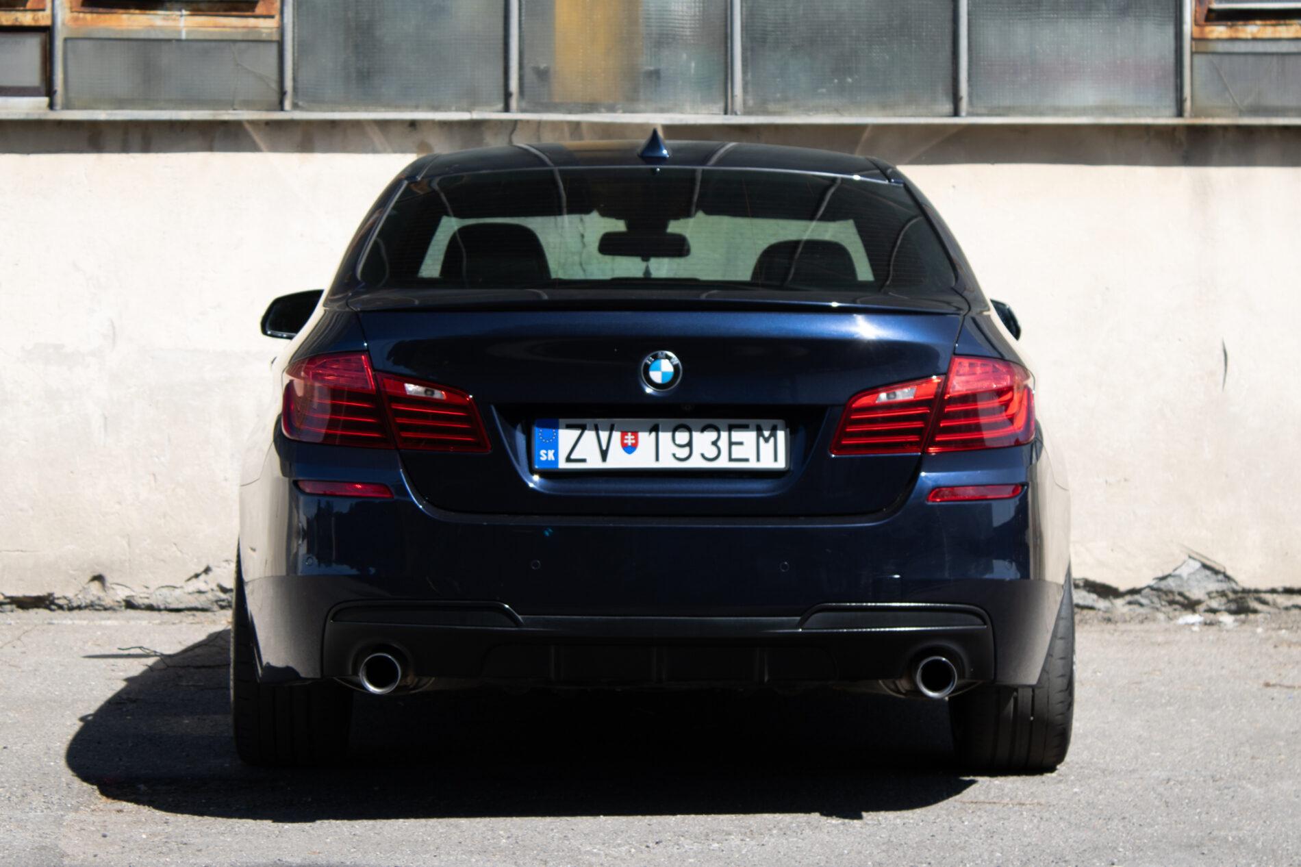 2016 BMW 535i, modrá sedan, 158 386 km