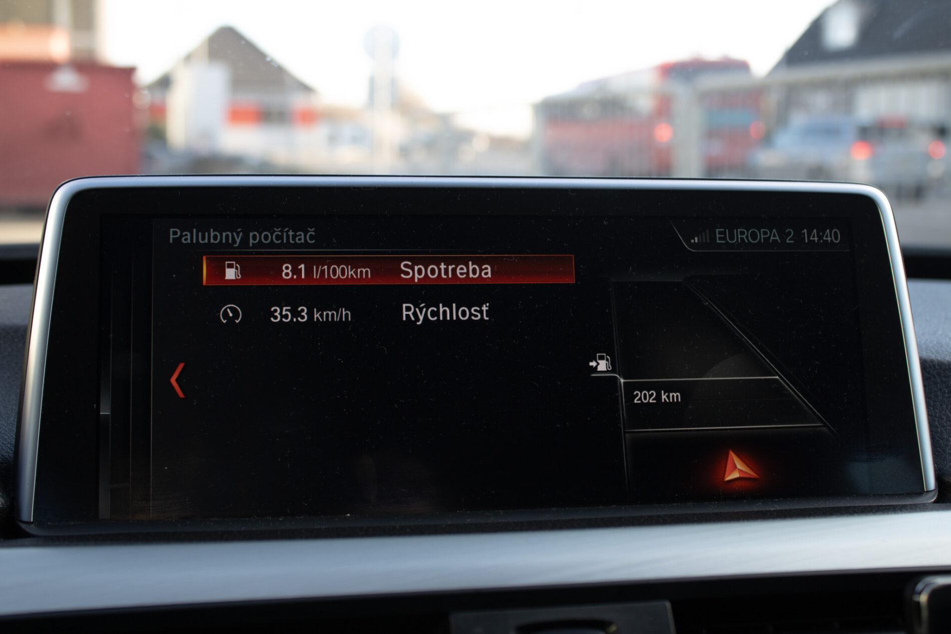 2015 BMW 330d, sivá sedan, 193 116 km