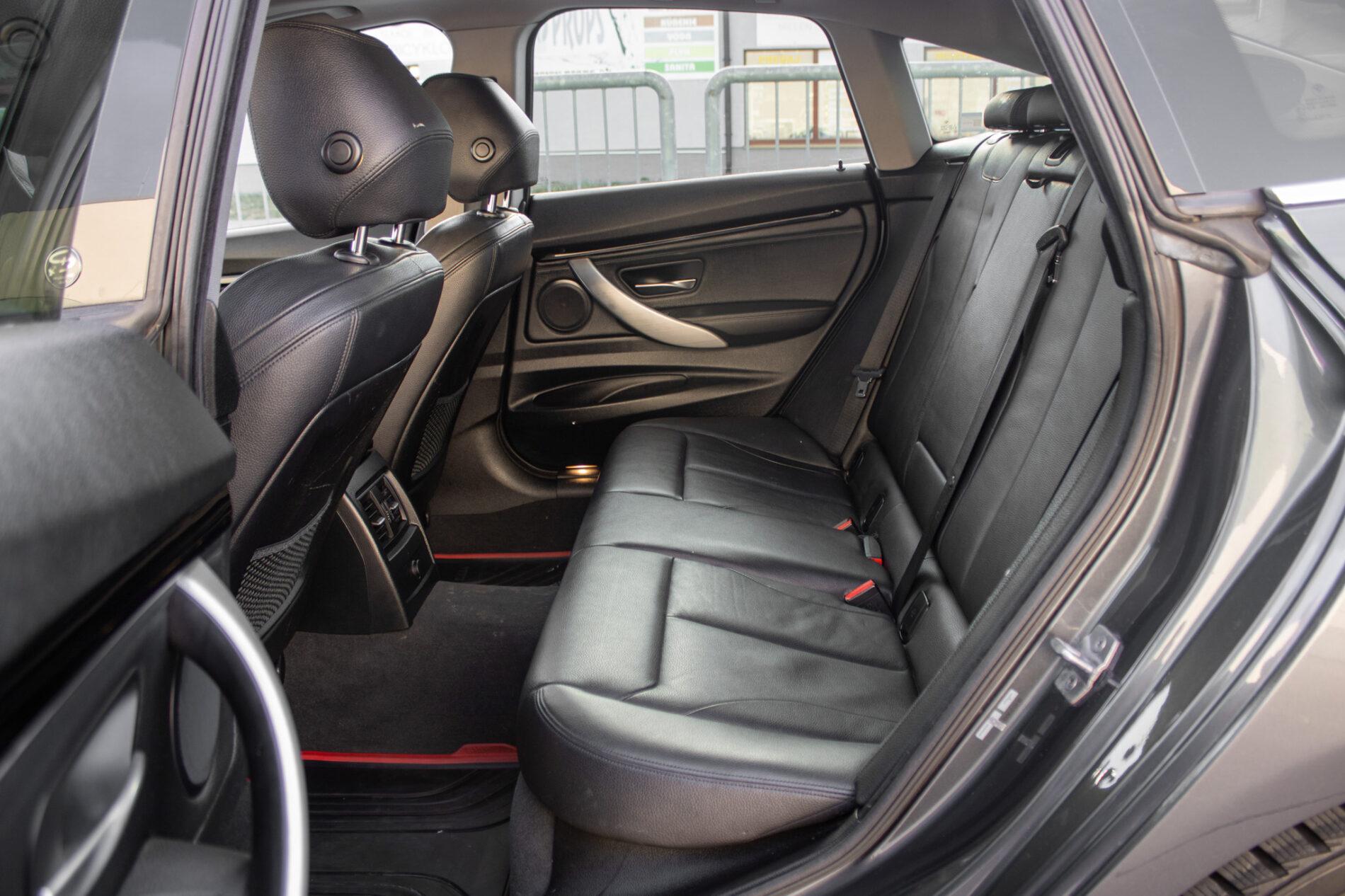 2015 BMW 330d, sivá sedan, 193 116 km