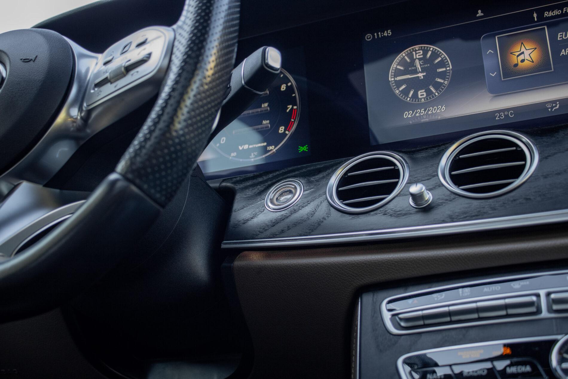 2019 Mercedes-Benz E 63 AMG, sivá kombi, 165 262 km