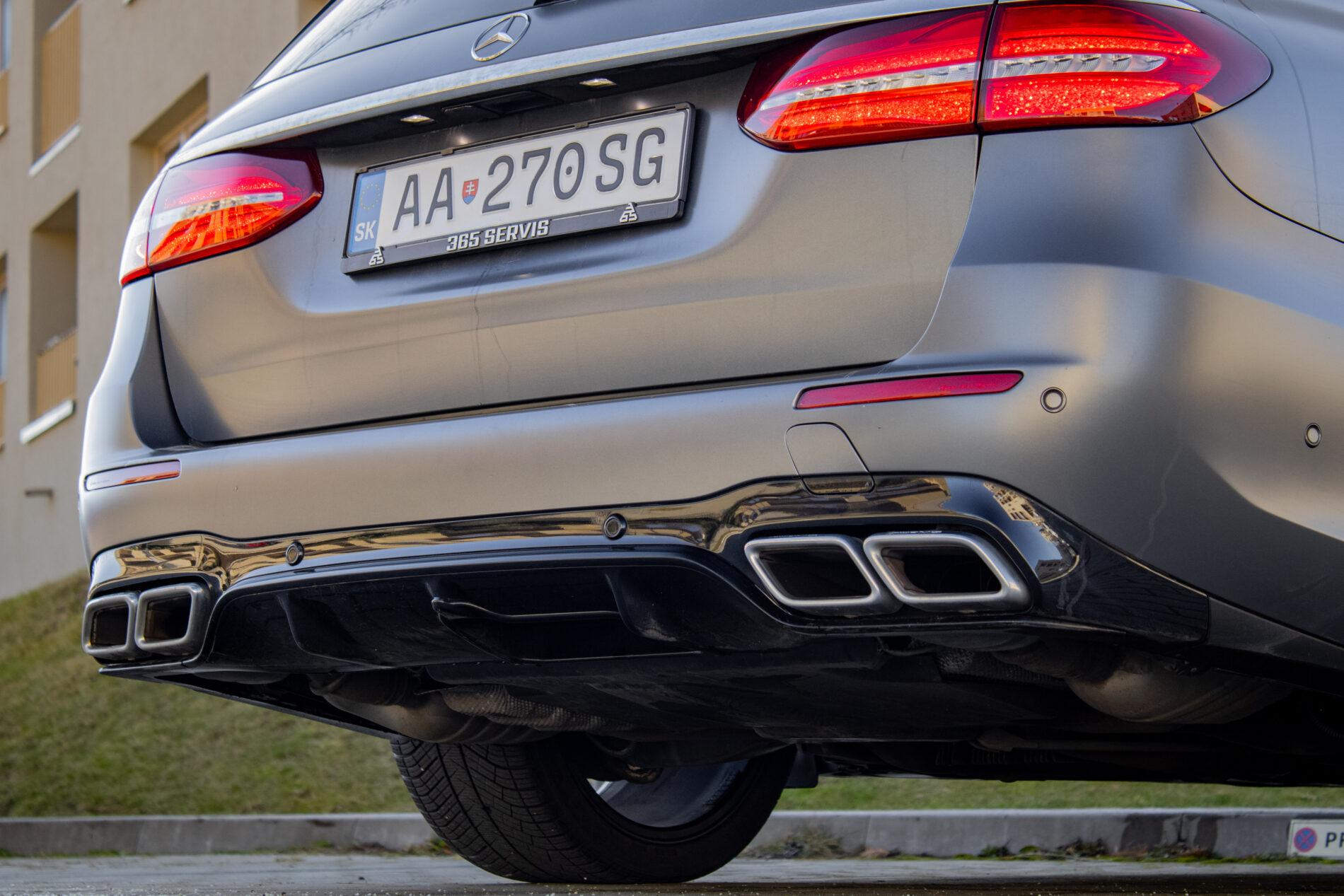 2019 Mercedes-Benz E 63 AMG, sivá kombi, 165 262 km