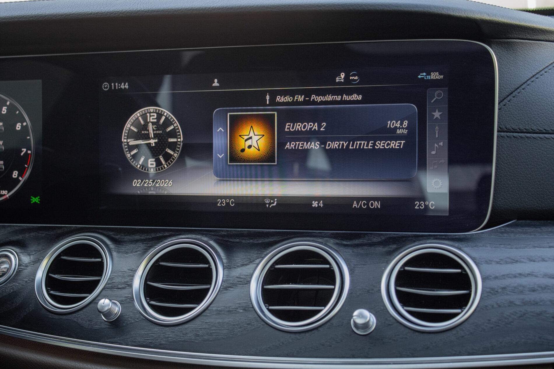2019 Mercedes-Benz E 63 AMG, sivá kombi, 165 262 km