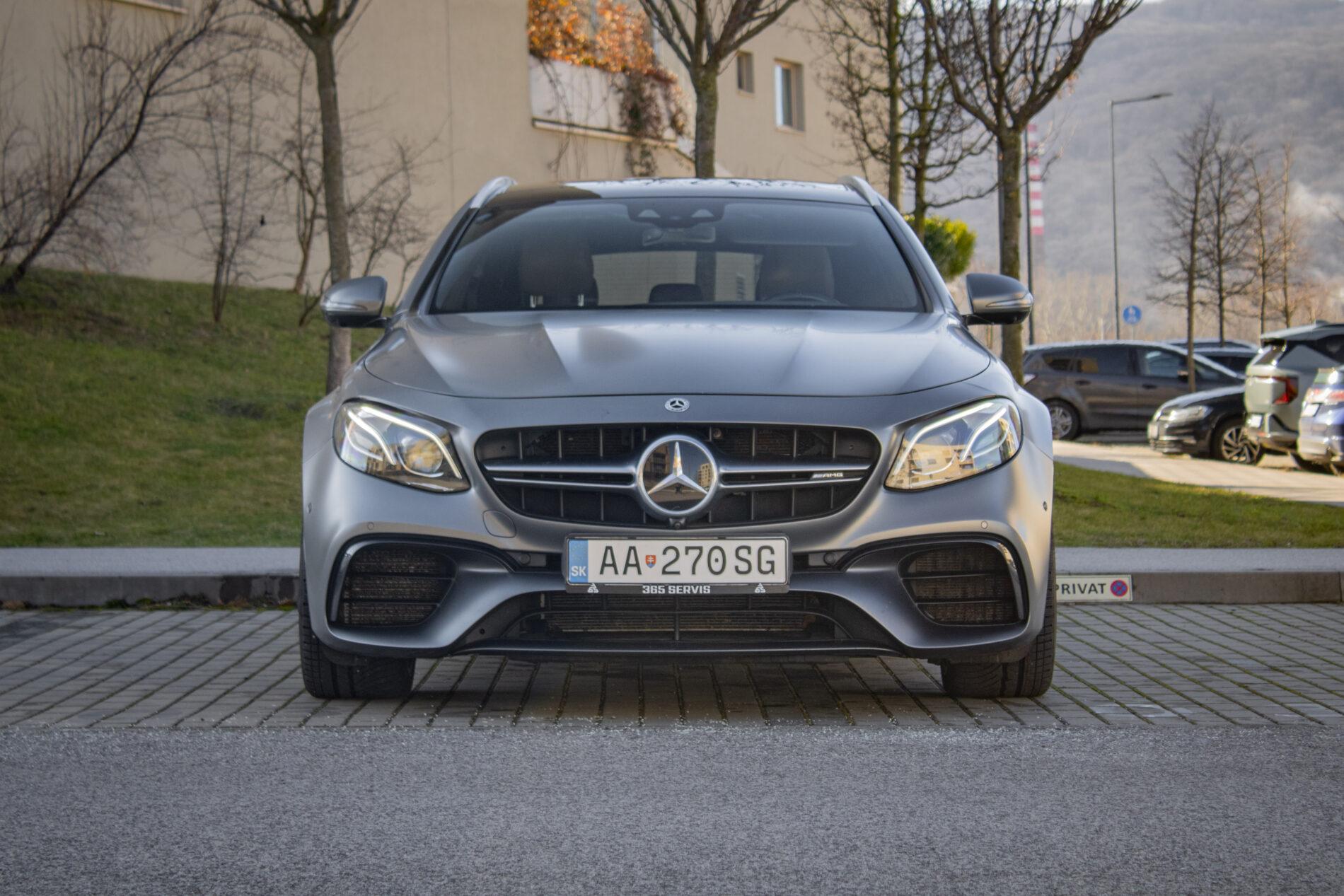 2019 Mercedes-Benz E 63 AMG, sivá kombi, 165 262 km