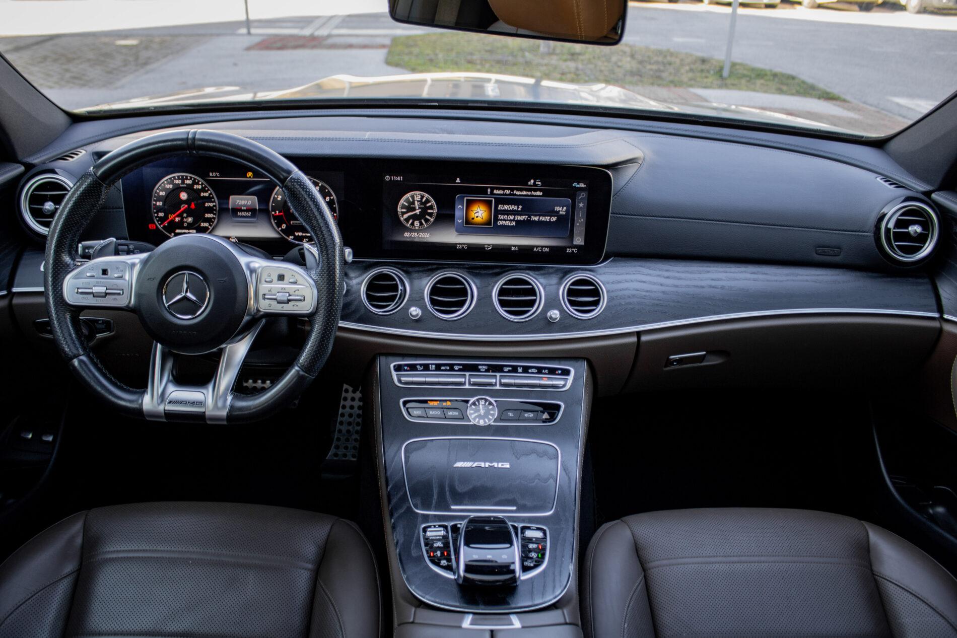2019 Mercedes-Benz E 63 AMG, sivá kombi, 165 262 km