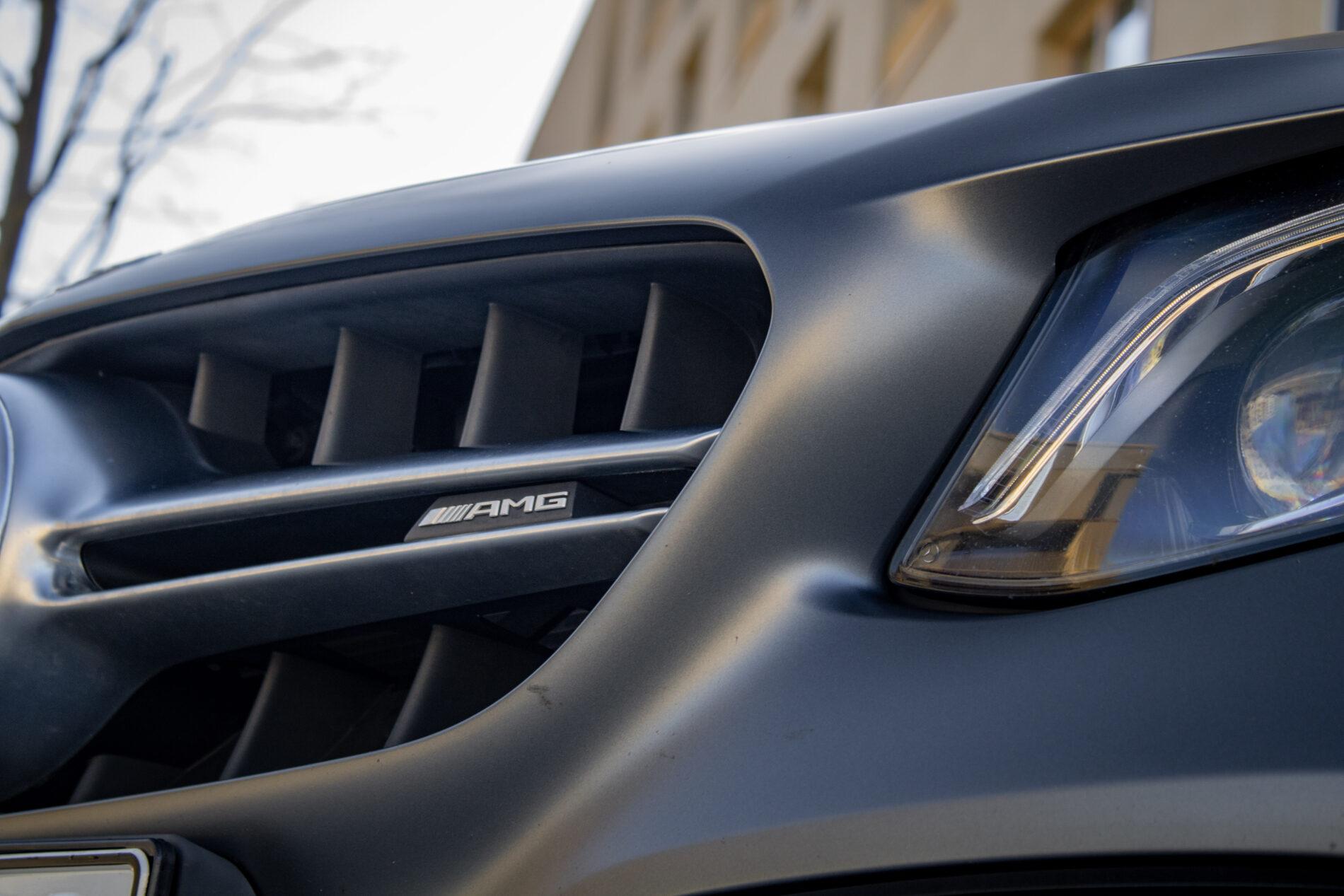 2019 Mercedes-Benz E 63 AMG, sivá kombi, 165 262 km