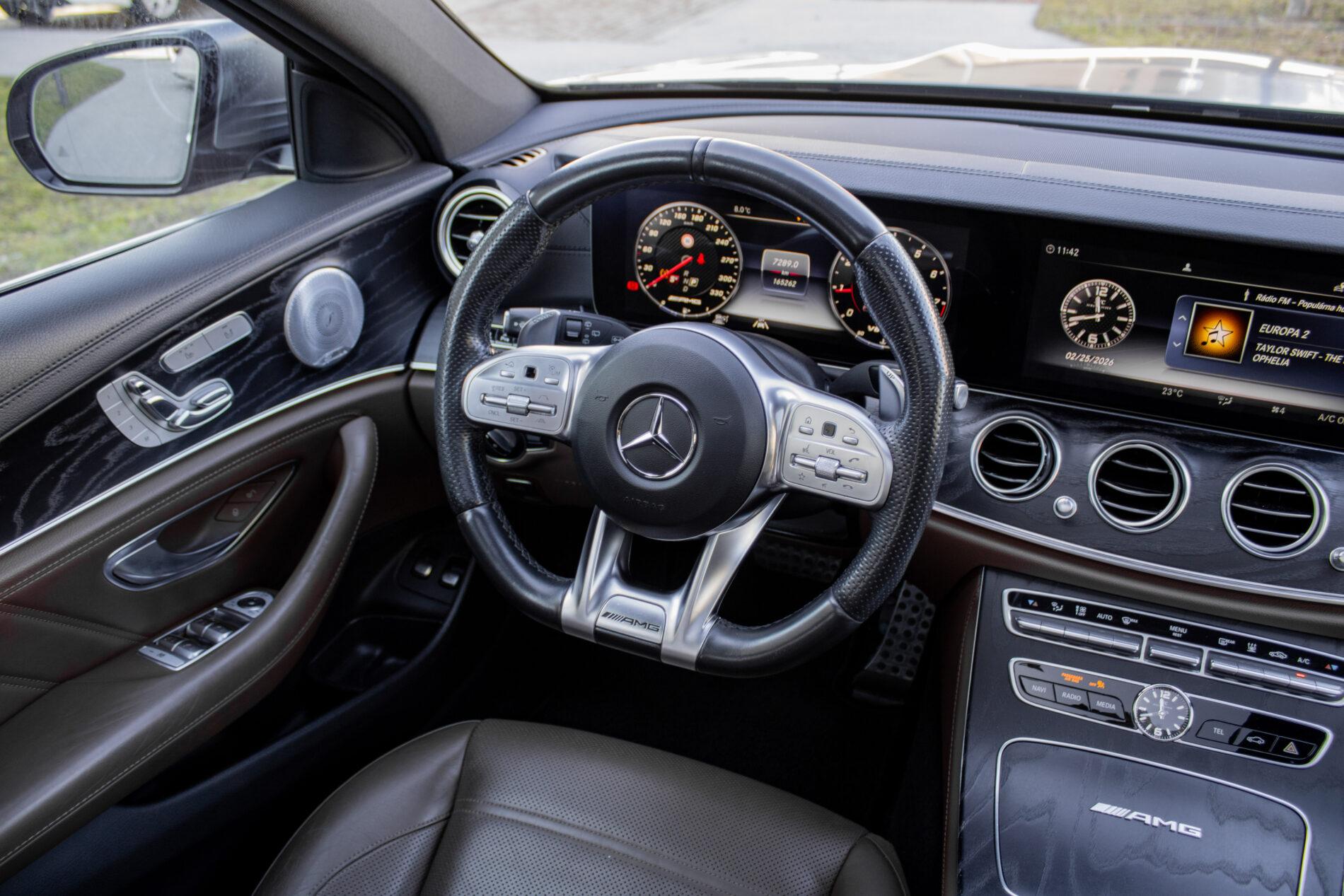 2019 Mercedes-Benz E 63 AMG, sivá kombi, 165 262 km
