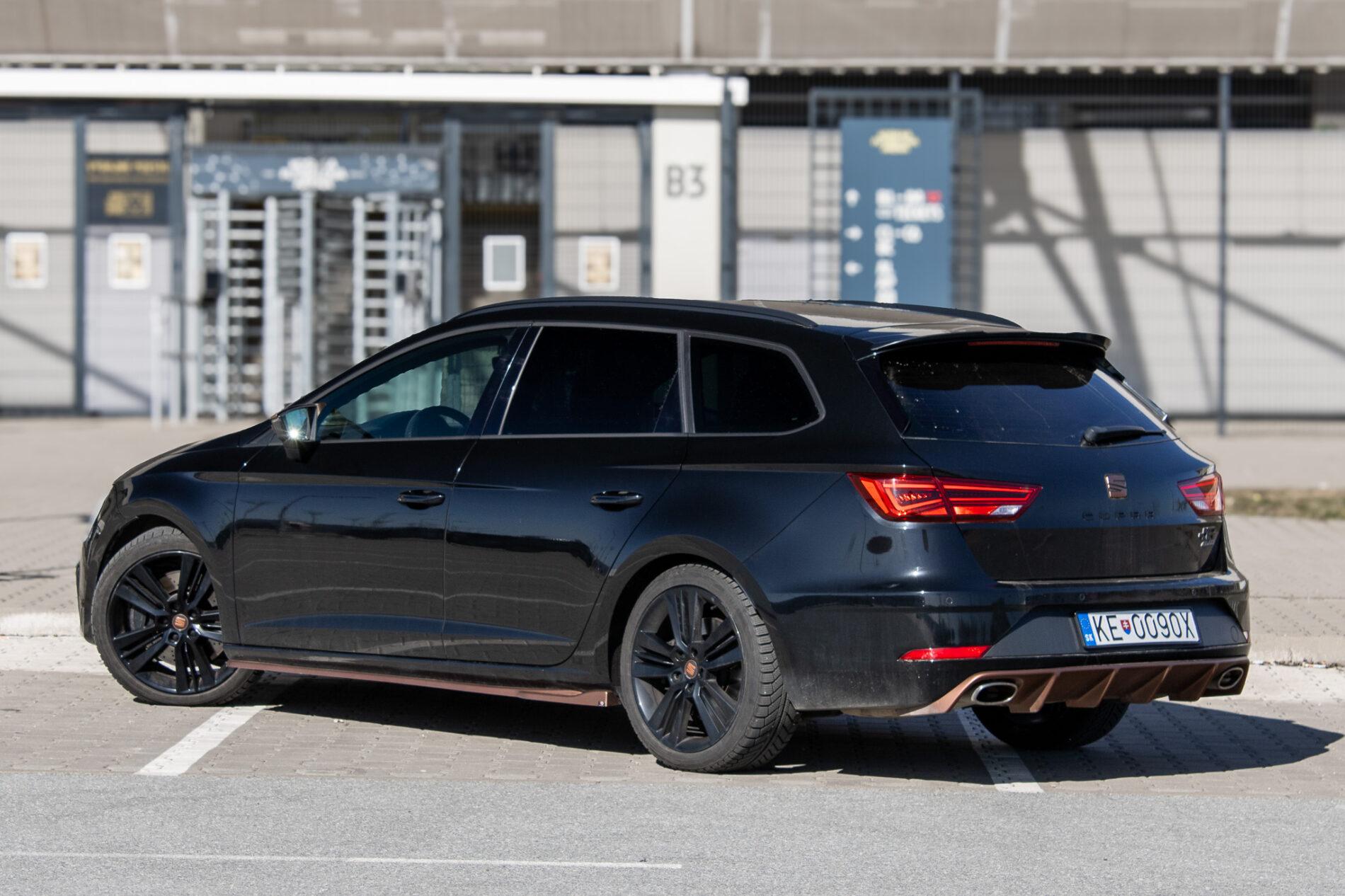2018 Seat Leon Cupra, čierna kombi, 219 326 km