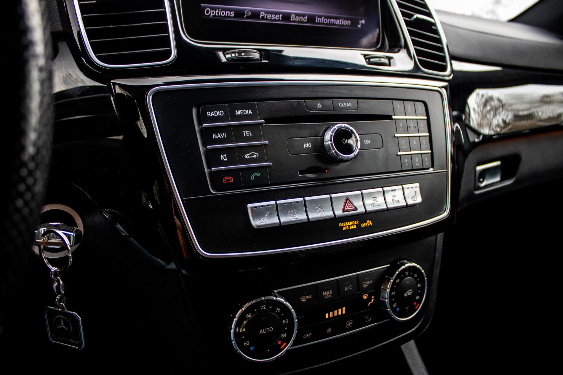 2018 Mercedes-Benz GLE 500e, sivá kombi, 71 352 km