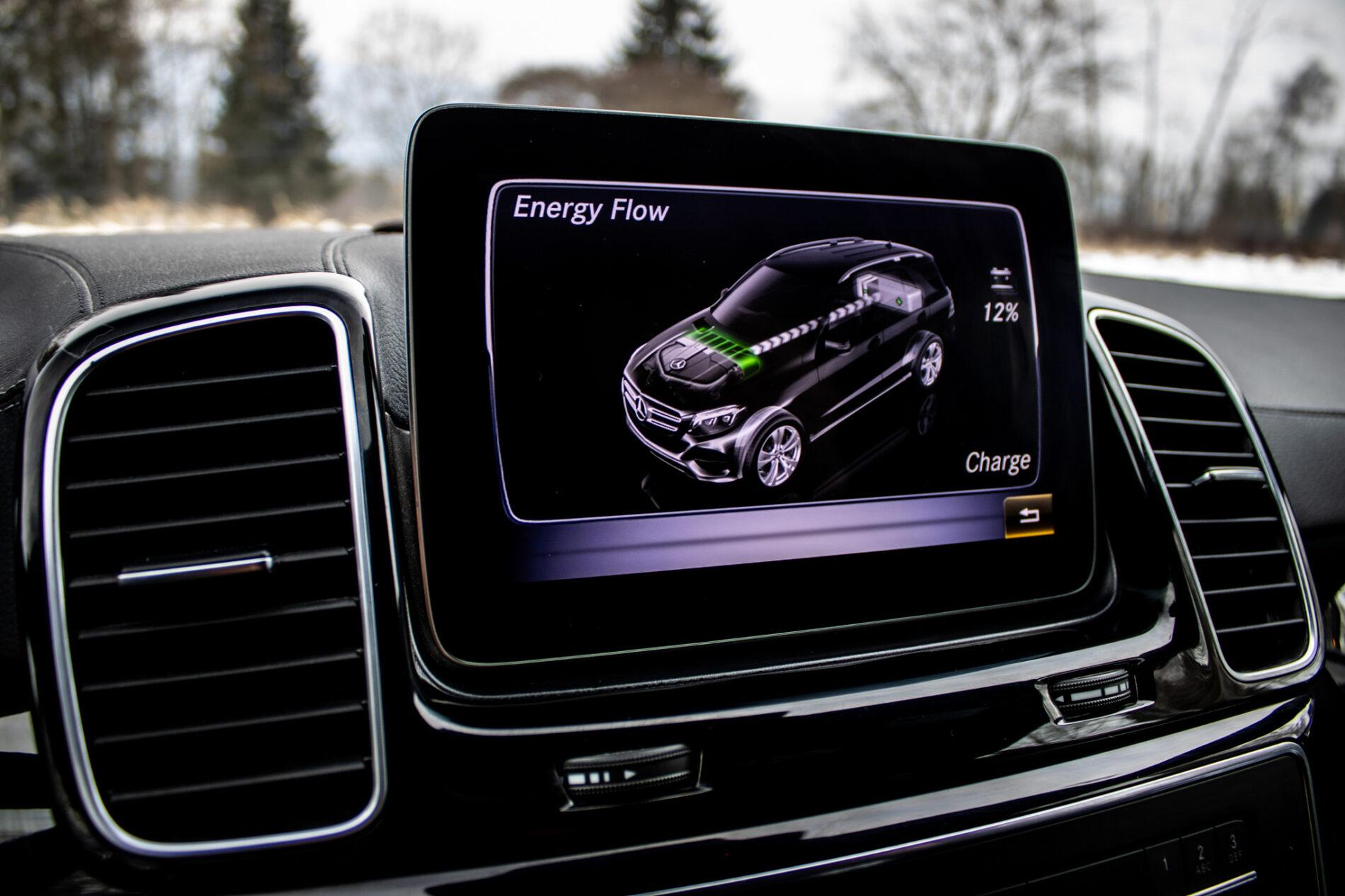 2018 Mercedes-Benz GLE 500e, sivá kombi, 71 352 km