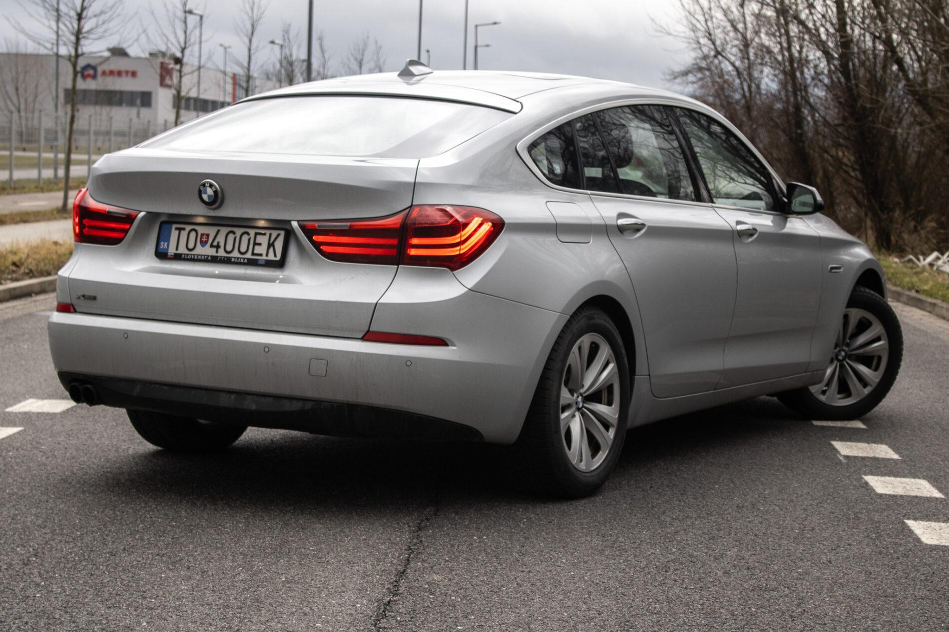 2015 BMW 530d, sivá sedan, 333 147 km
