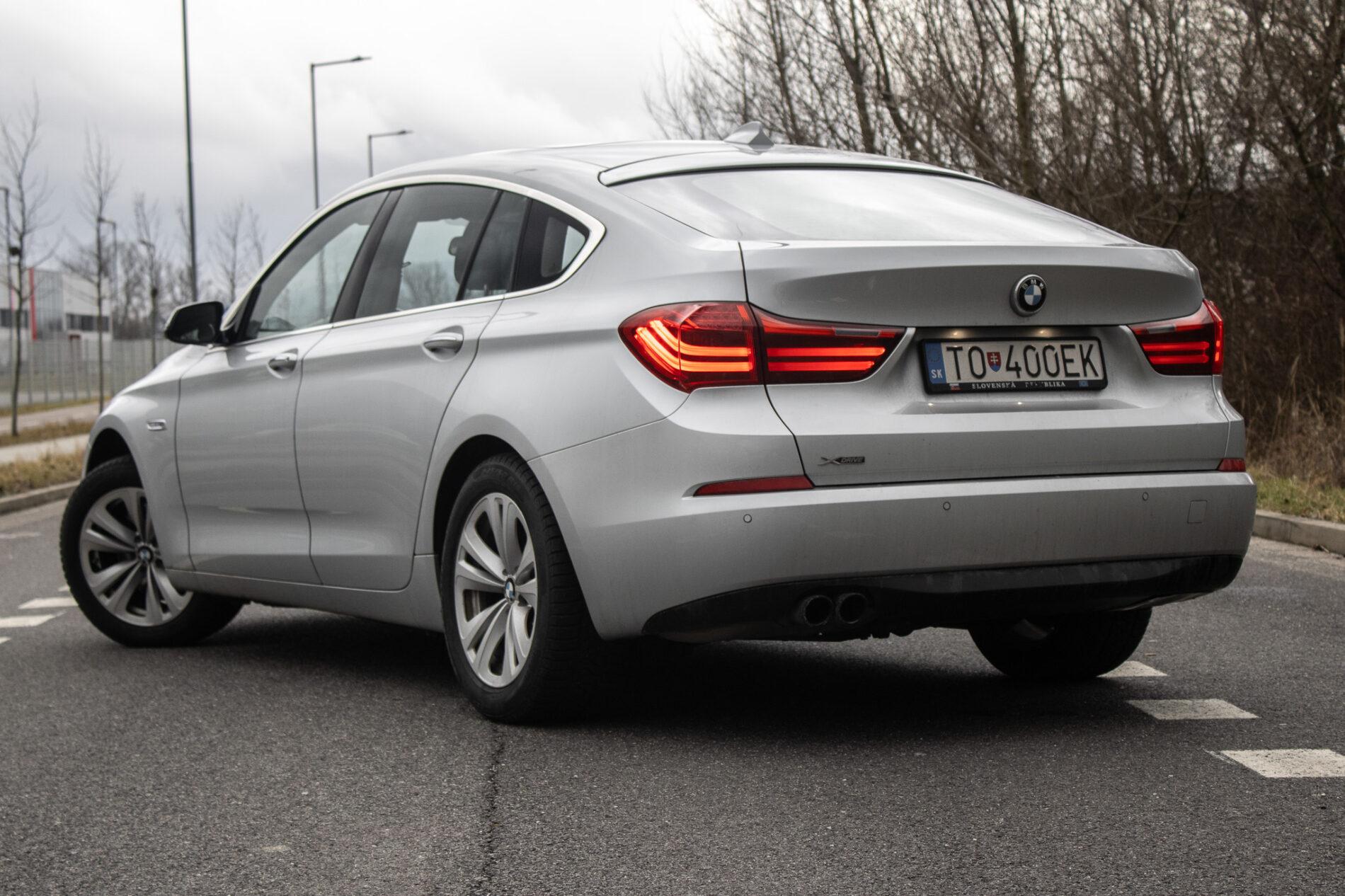 2015 BMW 530d, sivá sedan, 333 147 km