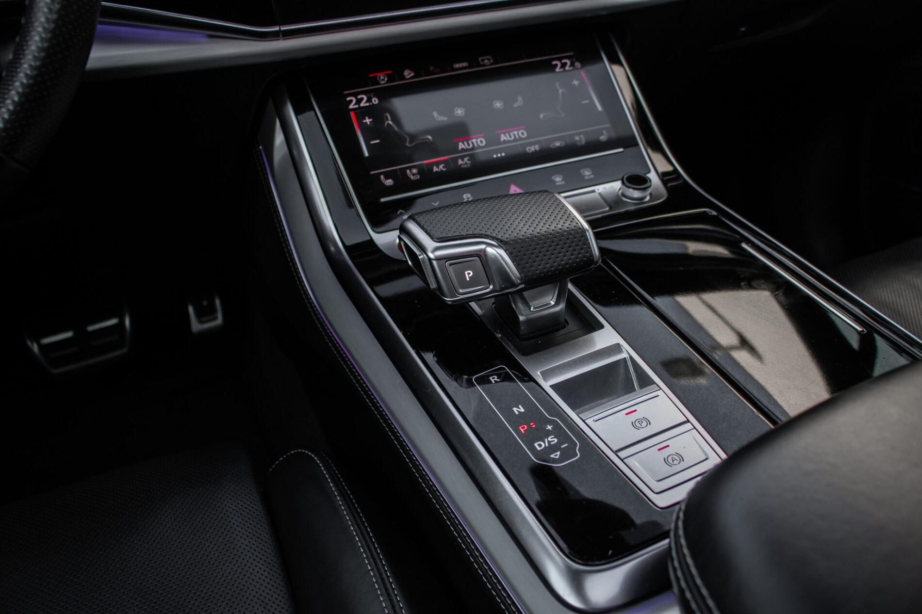 2022 AUDI SQ7, čierna suv, 72 106 km