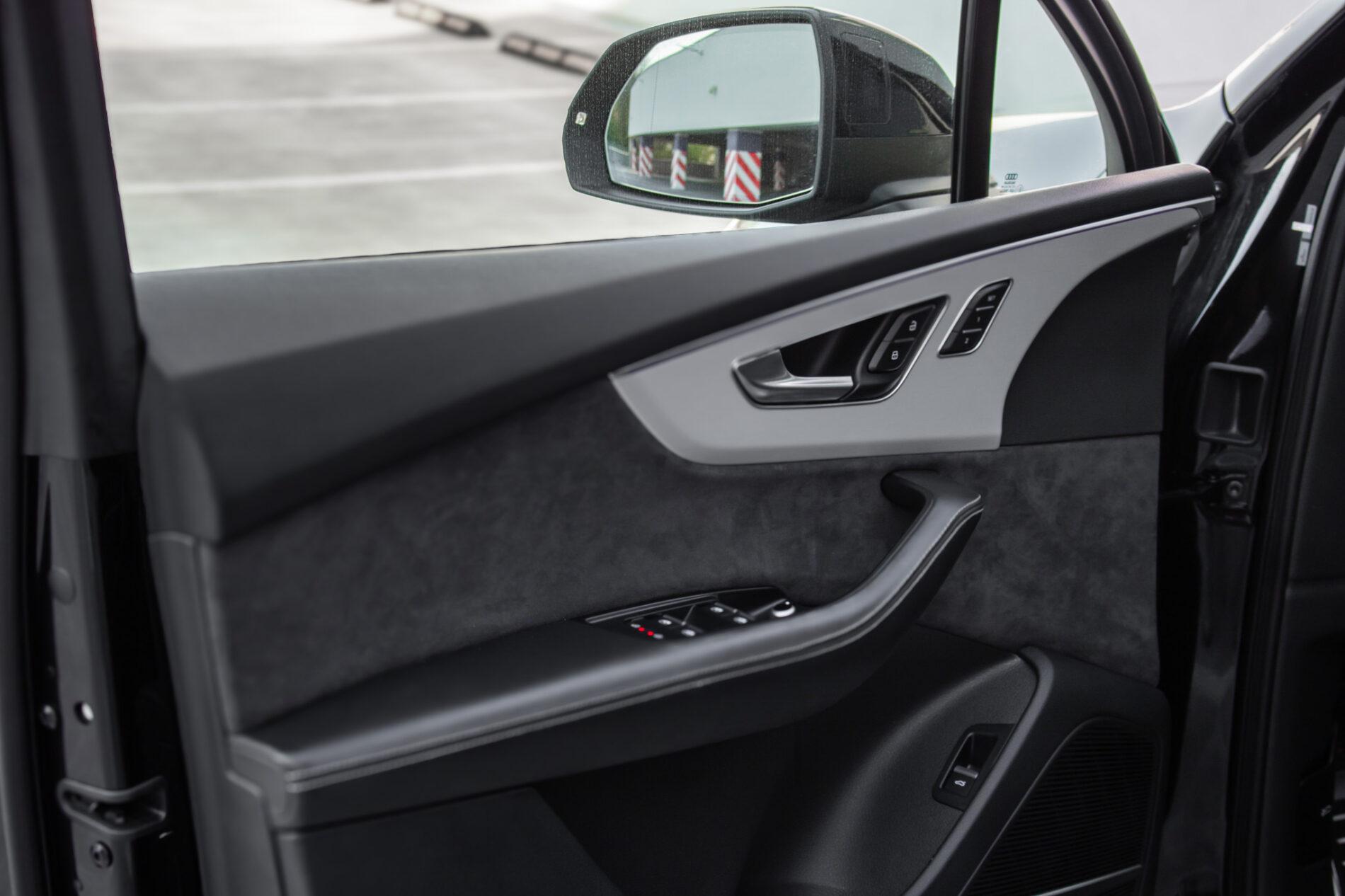 2022 AUDI SQ7, čierna suv, 72 106 km
