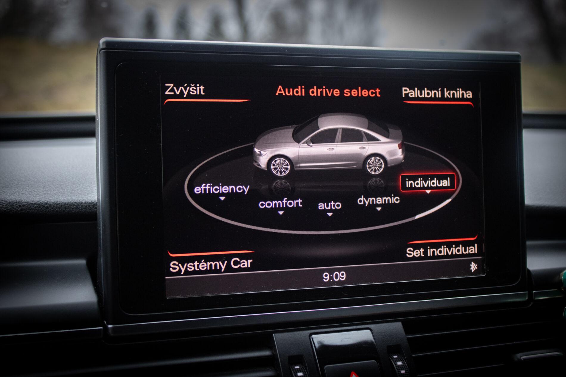2011 AUDI A6, sivá sedan, 302 428 km