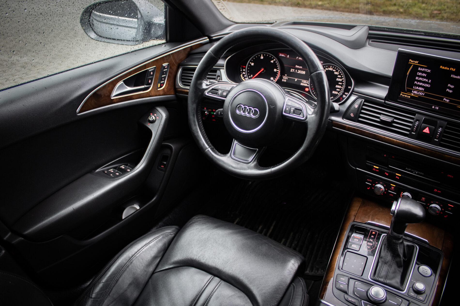 2011 AUDI A6, sivá sedan, 302 428 km