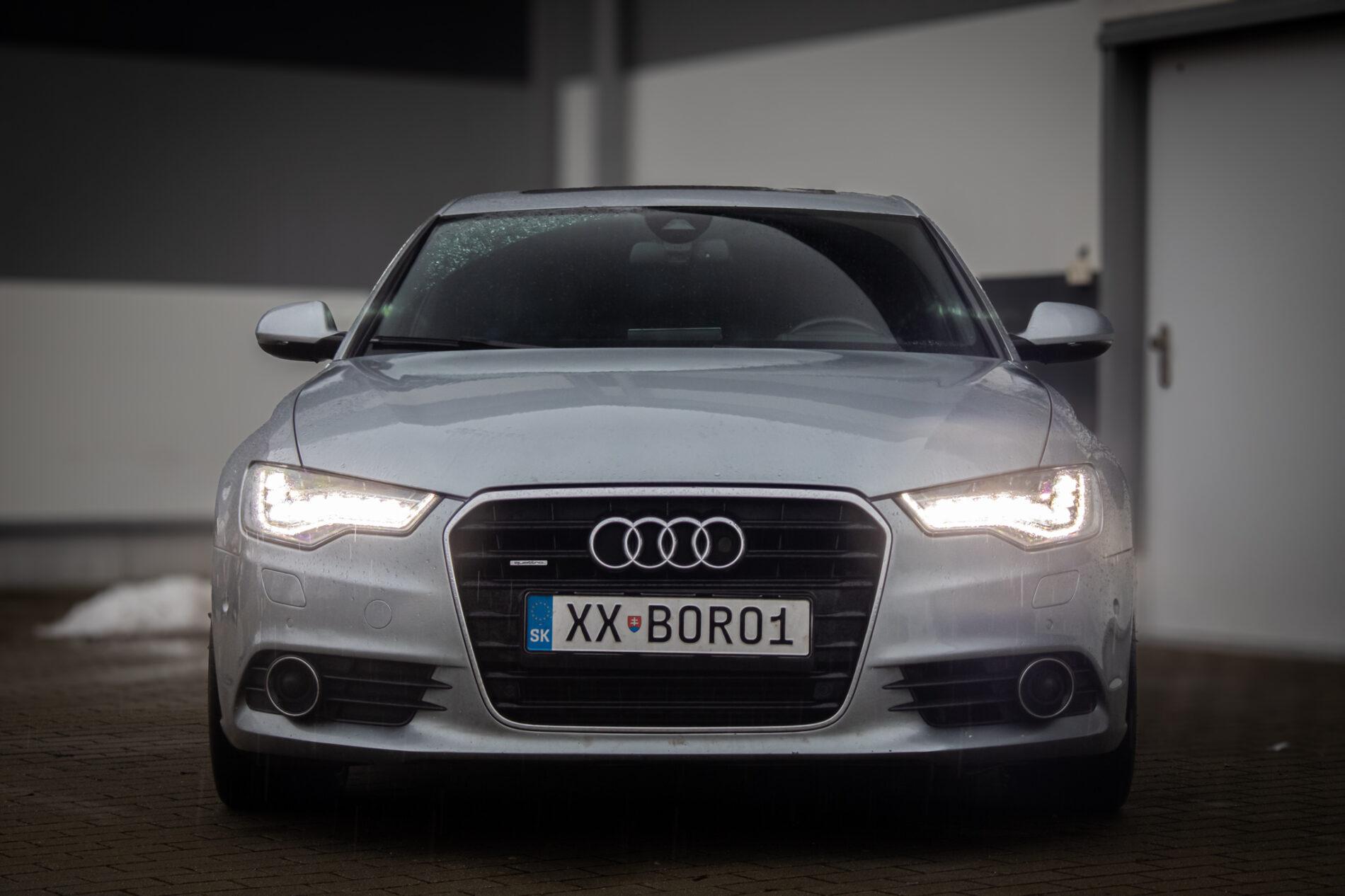 2011 AUDI A6, sivá sedan, 302 428 km