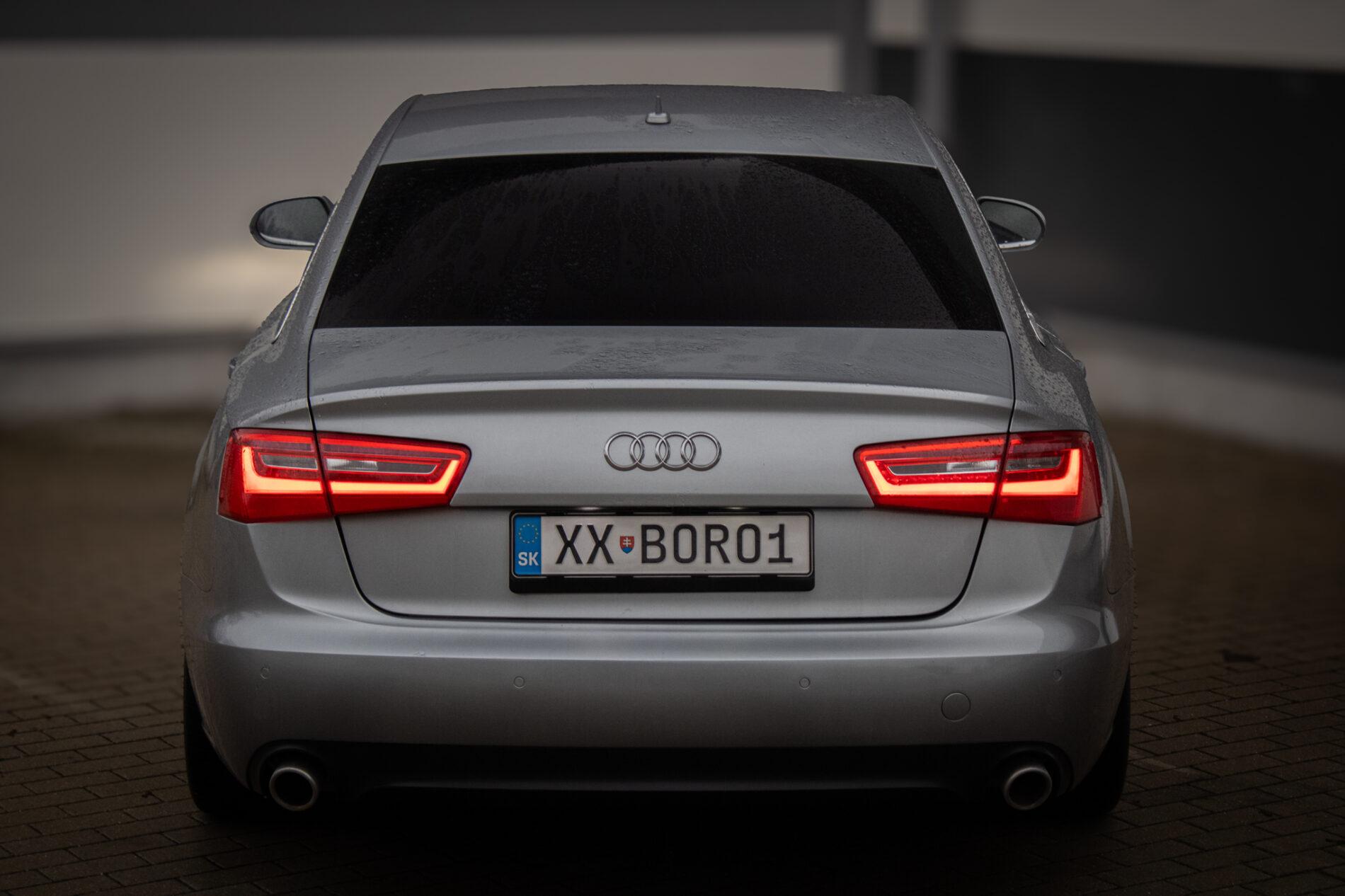 2011 AUDI A6, sivá sedan, 302 428 km